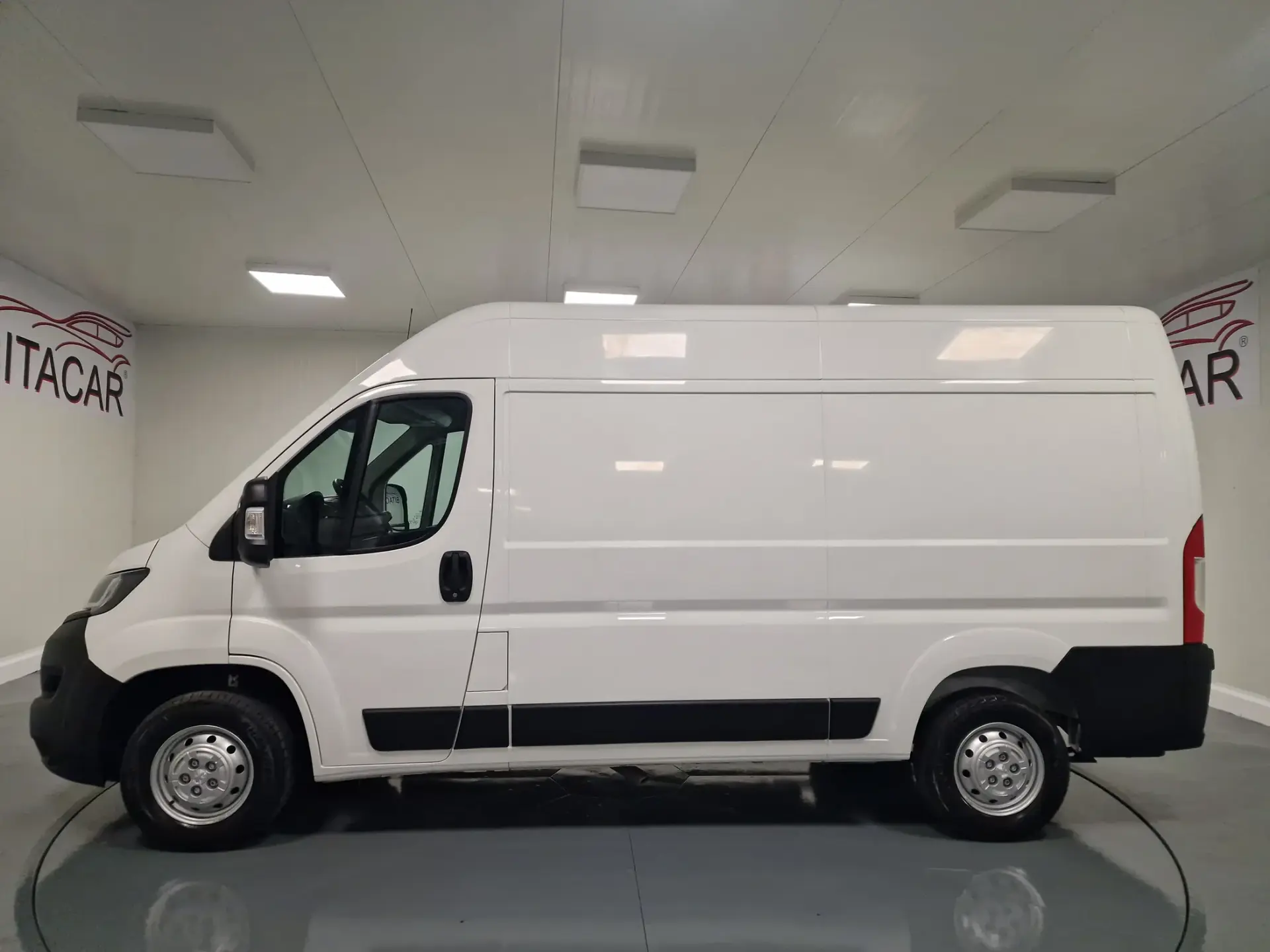 Peugeot Boxer 2.2 BlueHDi 435 L4H2 Premium 15