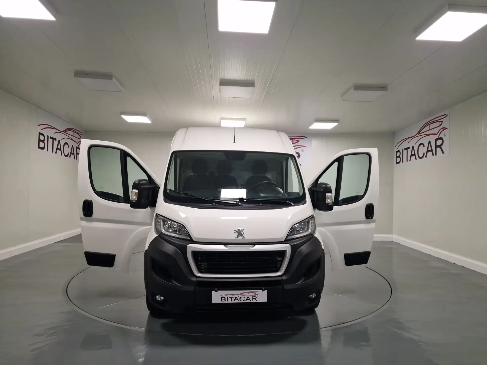 Peugeot Boxer 2.2 BlueHDi 435 L4H2 Premium 31