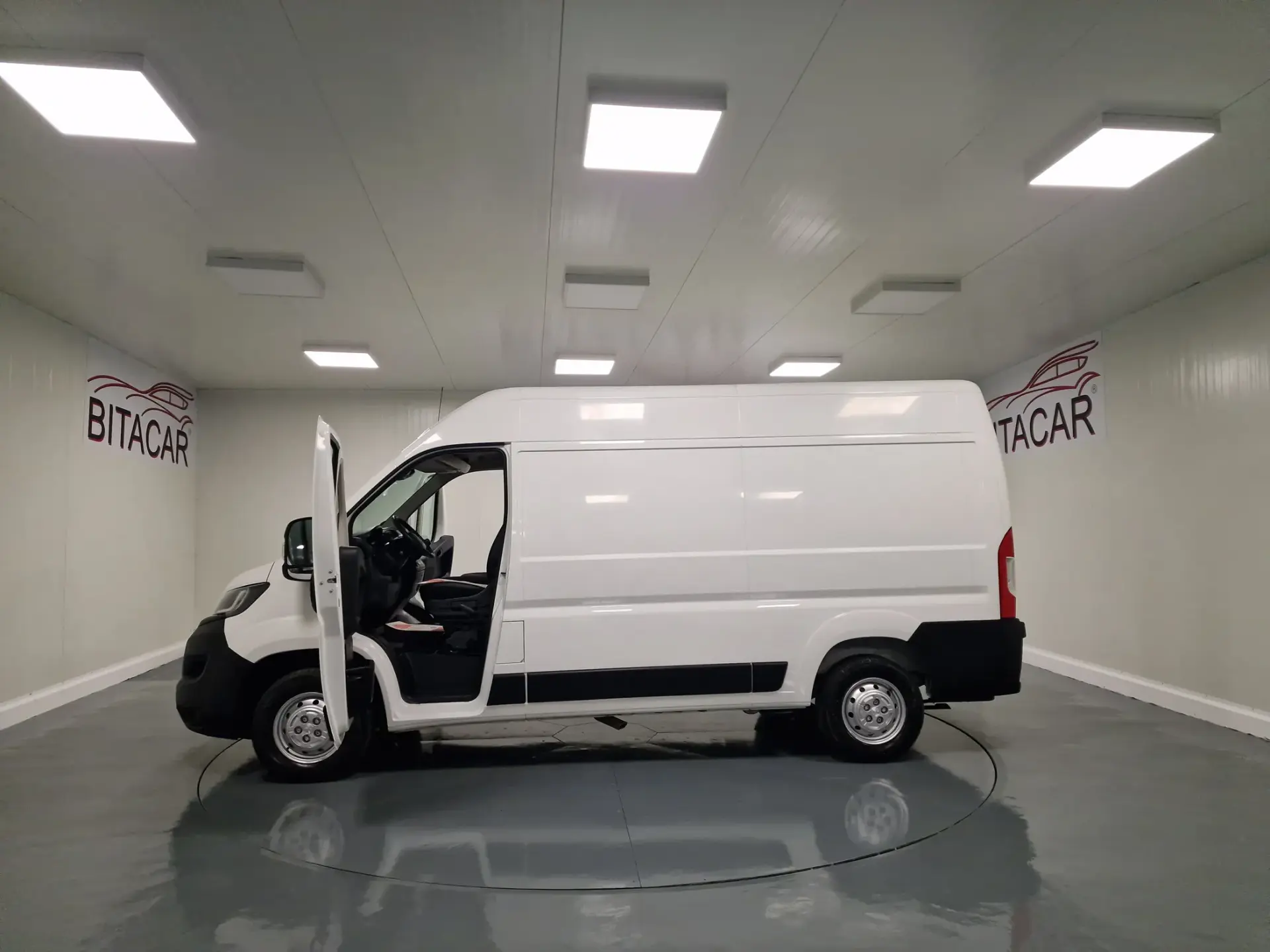 Peugeot Boxer 2.2 BlueHDi 435 L4H2 Premium 34