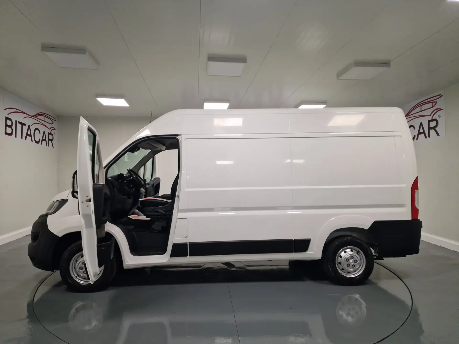 Peugeot Boxer 2.2 BlueHDi 435 L4H2 Premium 35