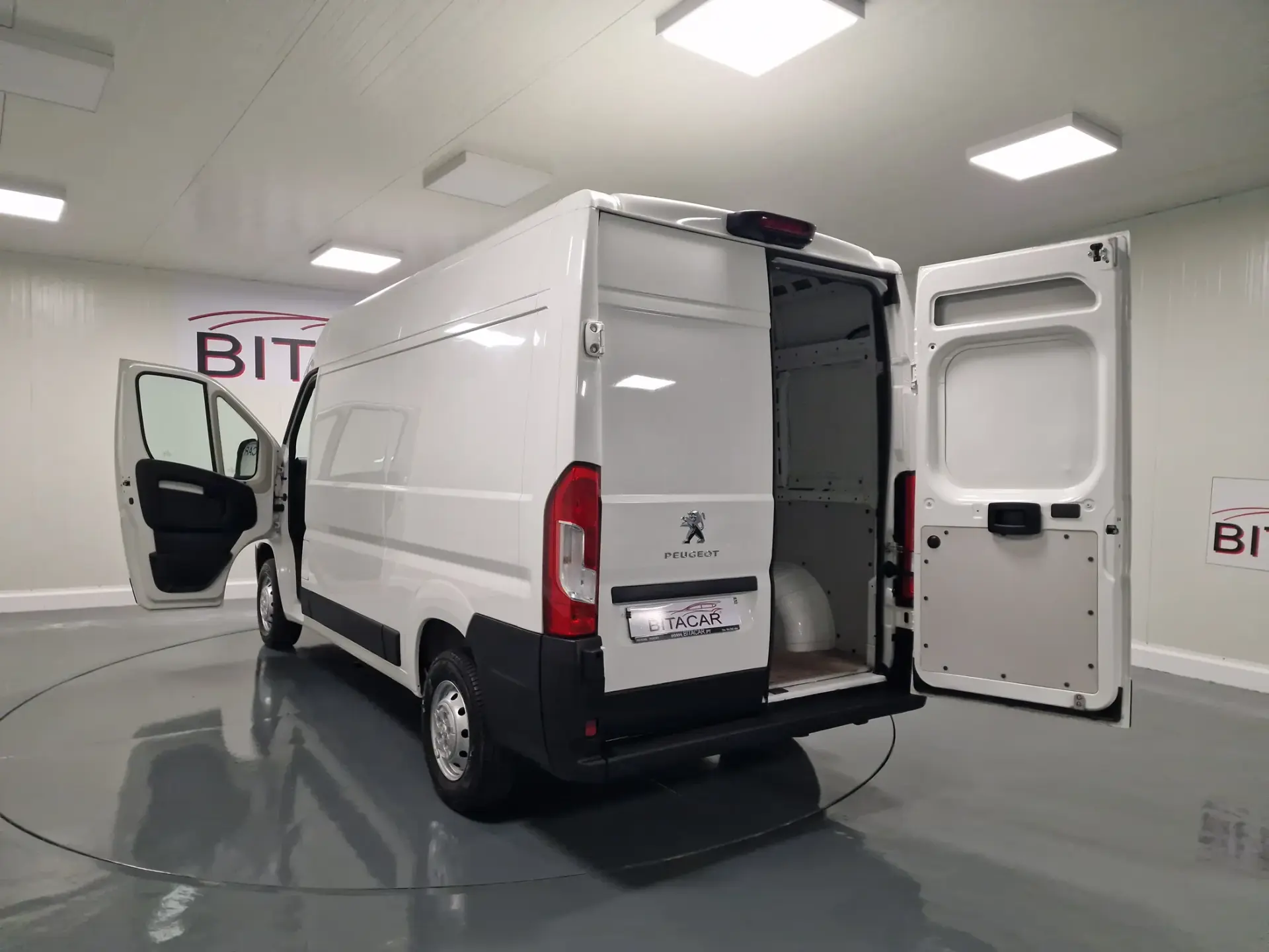 Peugeot Boxer 2.2 BlueHDi 435 L4H2 Premium 44