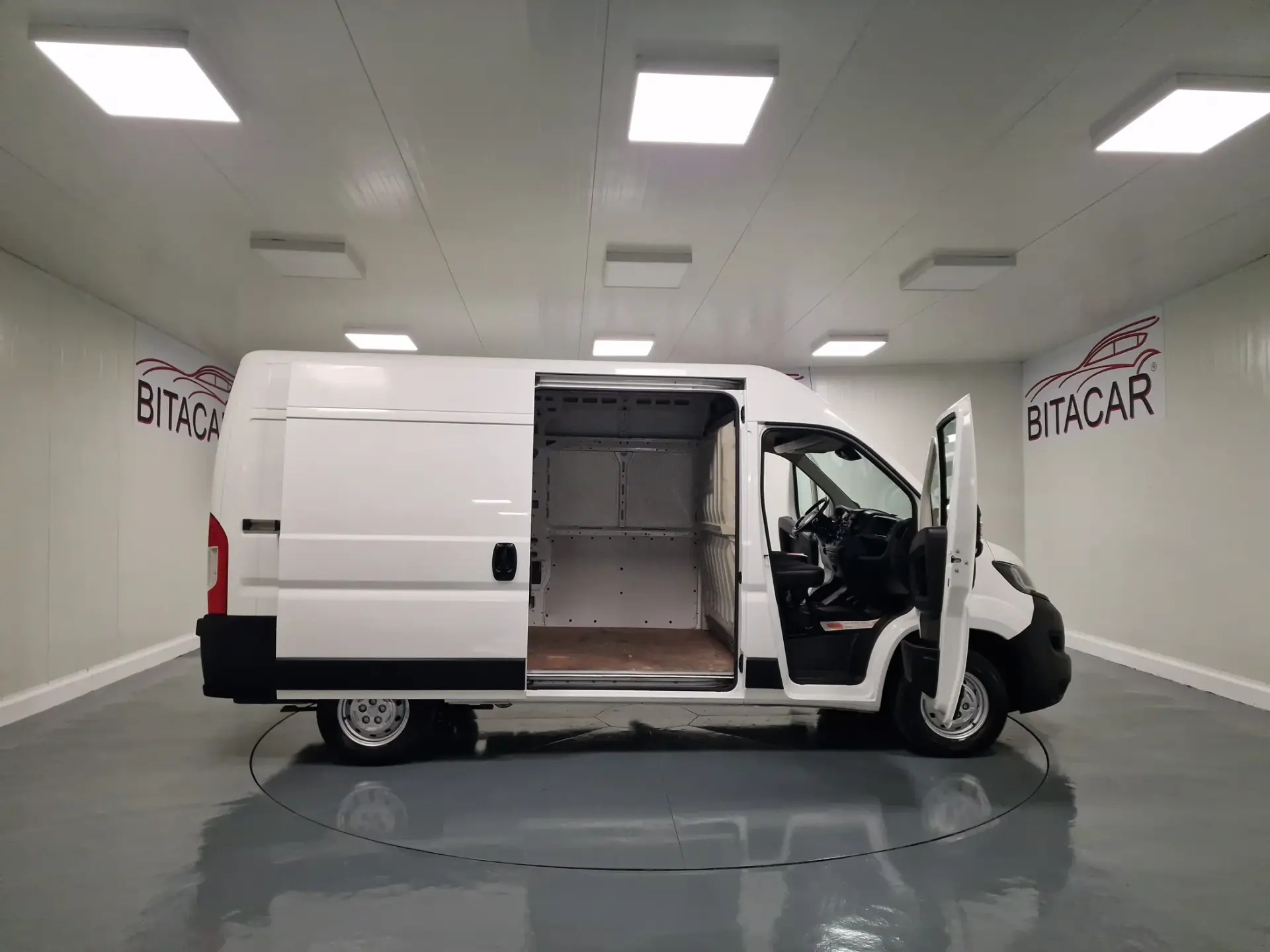 Peugeot Boxer 2.2 BlueHDi 435 L4H2 Premium 45