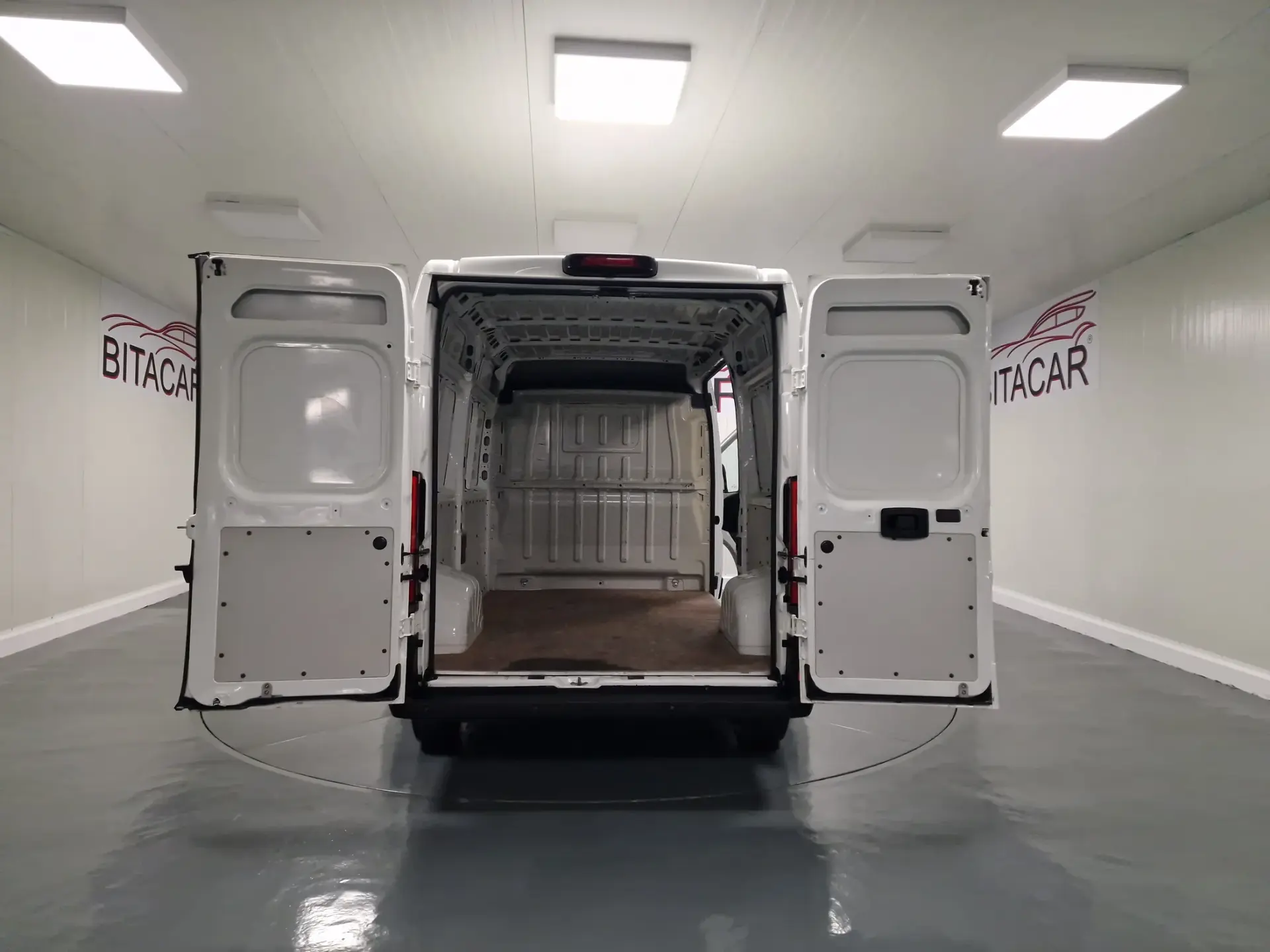 Peugeot Boxer 2.2 BlueHDi 335 L2H2 Pro GPS CAM. TRASEIRA IVA DEDUTIVEL 22