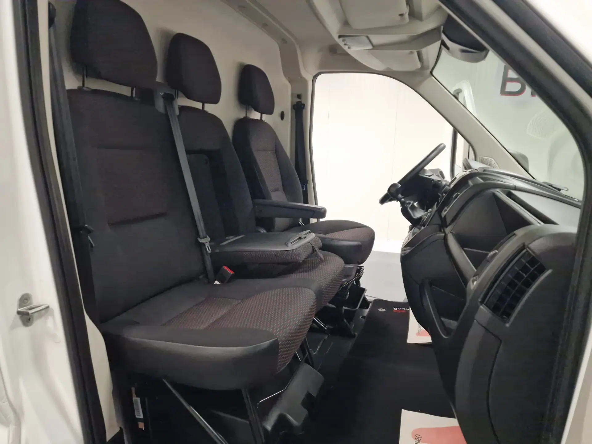 Peugeot Boxer 2.2 BlueHDi 335 L2H2 Pro GPS CAM. TRASEIRA IVA DEDUTIVEL 30