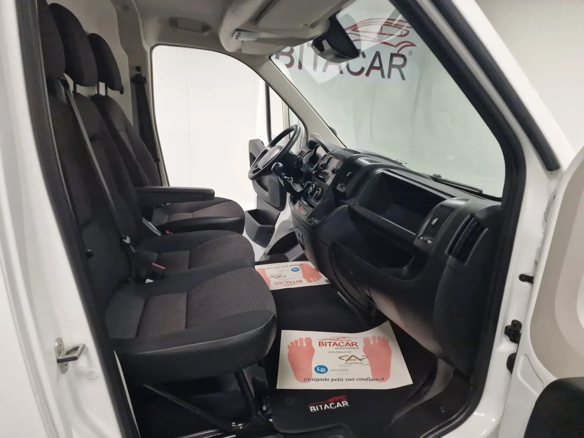 Peugeot Boxer 2.2 BlueHDi 335 L2H2 Pro GPS CAM. TRASEIRA IVA DEDUTIVEL 31