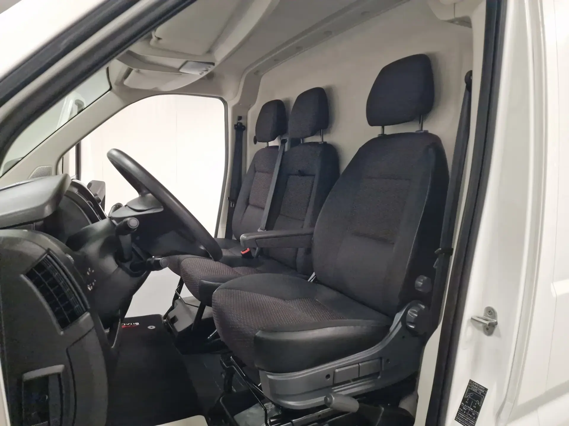 Peugeot Boxer 2.2 BlueHDi 335 L2H2 Pro GPS CAM. TRASEIRA IVA DEDUTIVEL 35