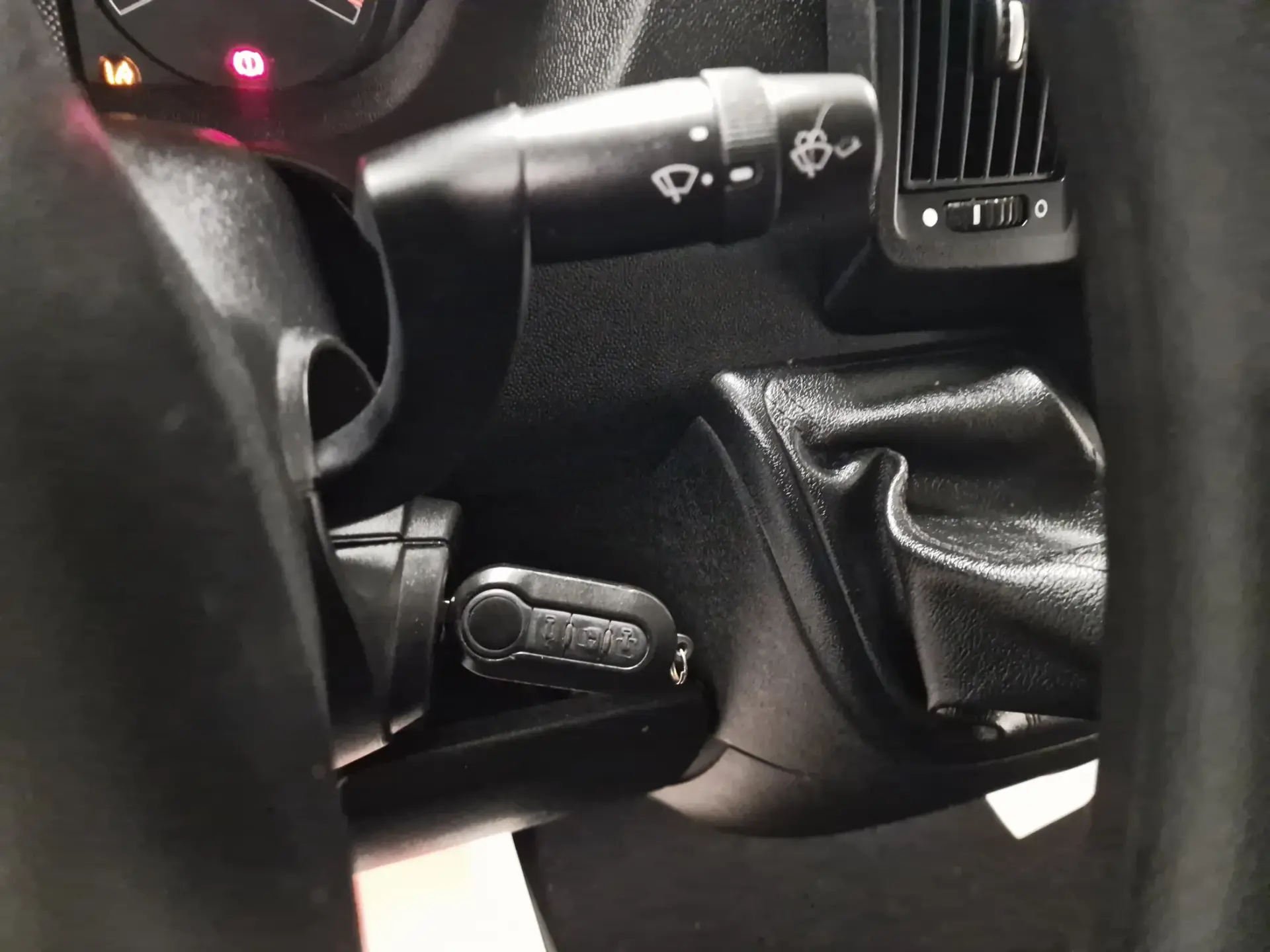 Peugeot Boxer 2.2 BlueHDi 335 L2H2 Pro GPS CAM. TRASEIRA IVA DEDUTIVEL 42