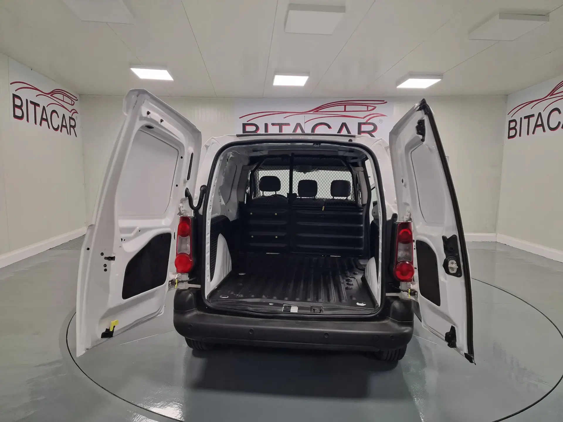Peugeot Partner 1.6 HDI IVA DEDUTIVEL 25