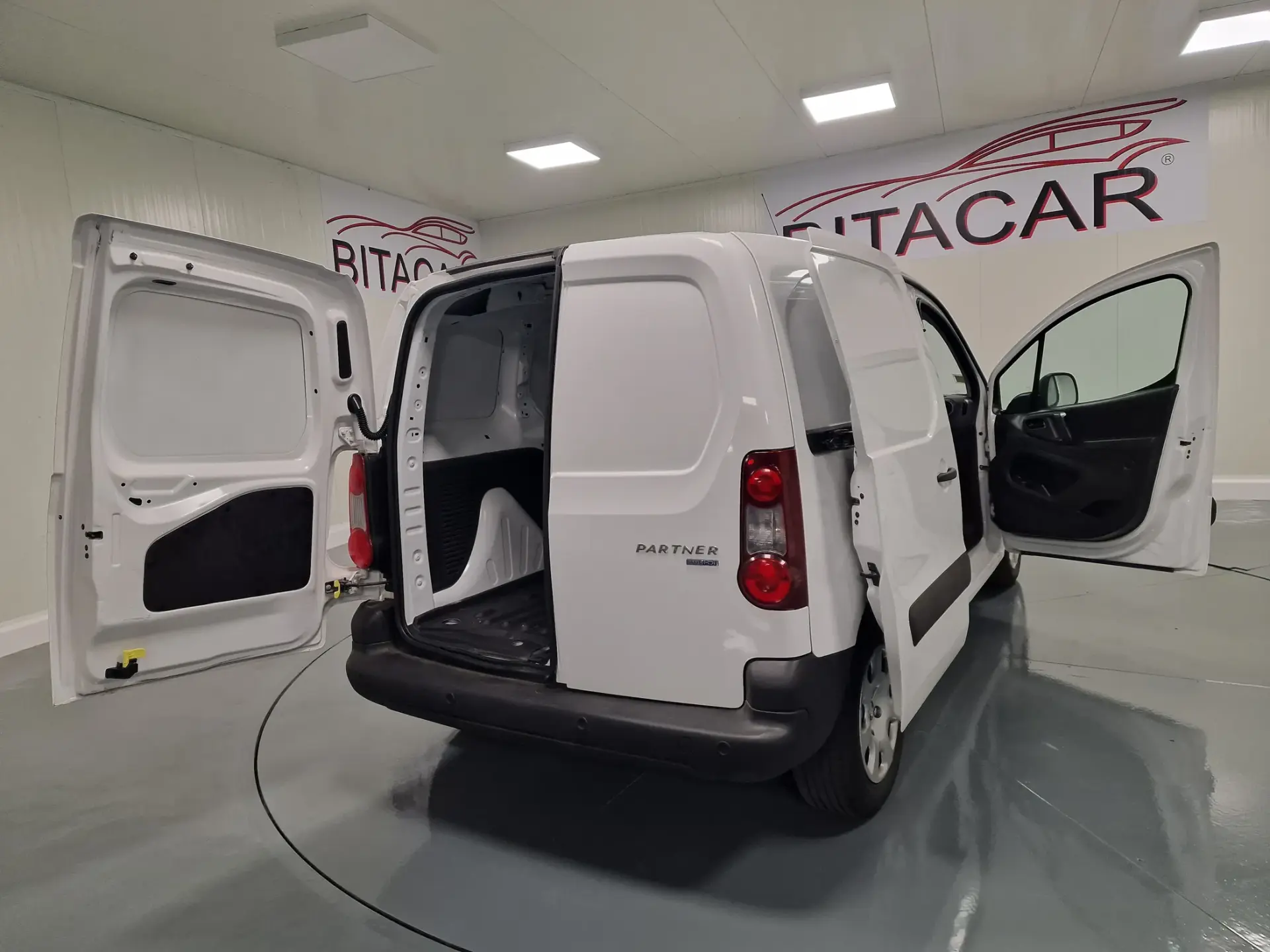 Peugeot Partner 1.6 HDI IVA DEDUTIVEL 28
