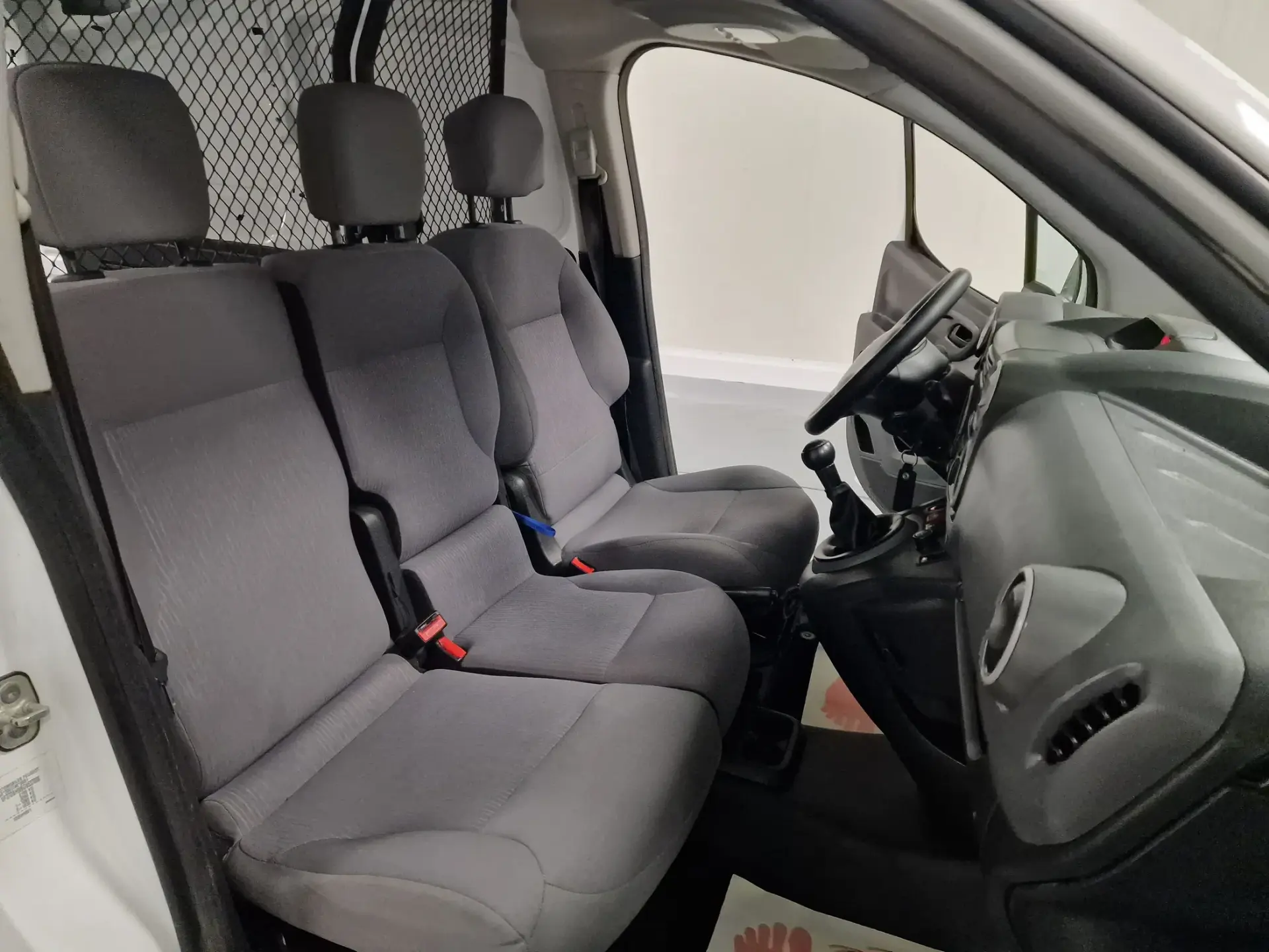 Peugeot Partner 1.6 HDI IVA DEDUTIVEL 37
