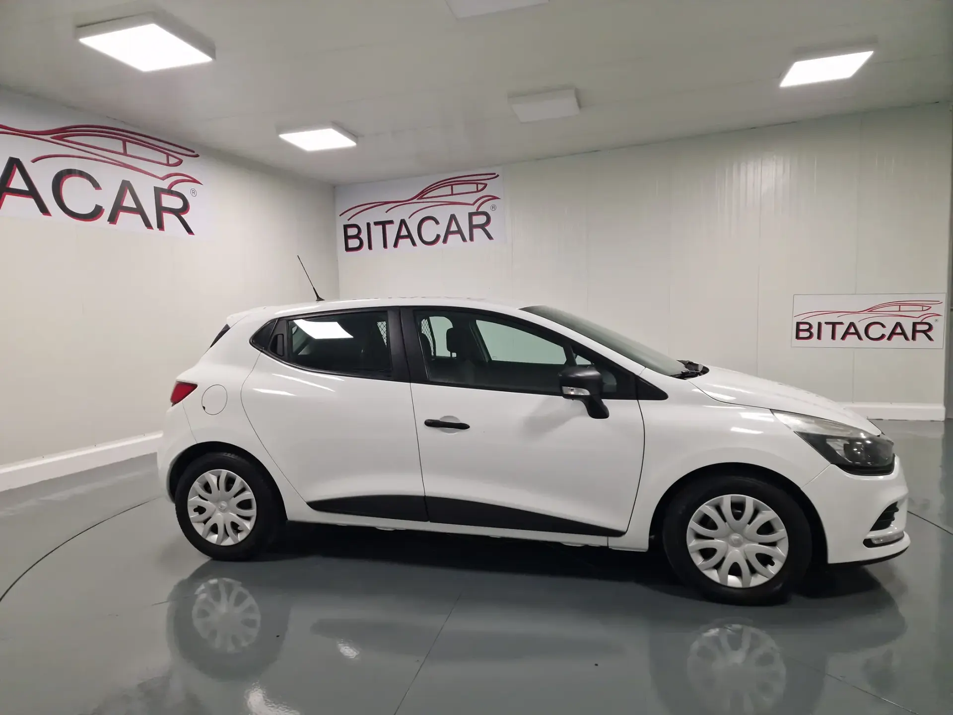 Renault Clio SOCIETE 1.5 DCI ZEN IVA DEDUTÍVEL 3
