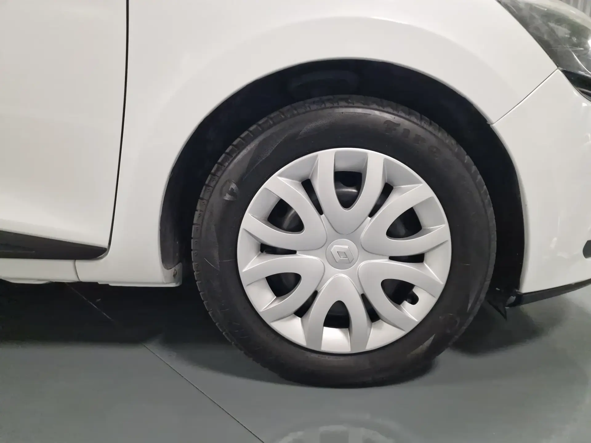 Renault Clio SOCIETE 1.5 DCI ZEN IVA DEDUTÍVEL 4