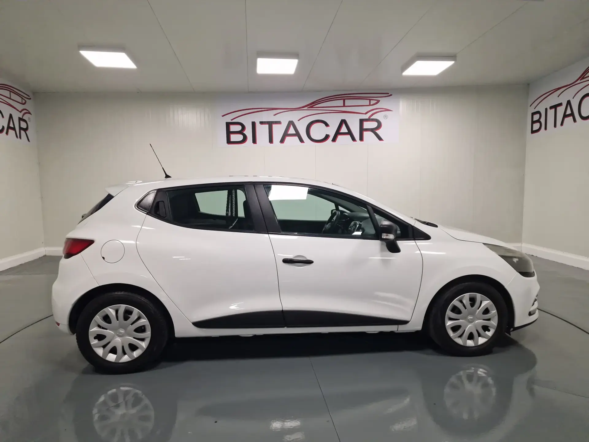 Renault Clio SOCIETE 1.5 DCI ZEN IVA DEDUTÍVEL 25