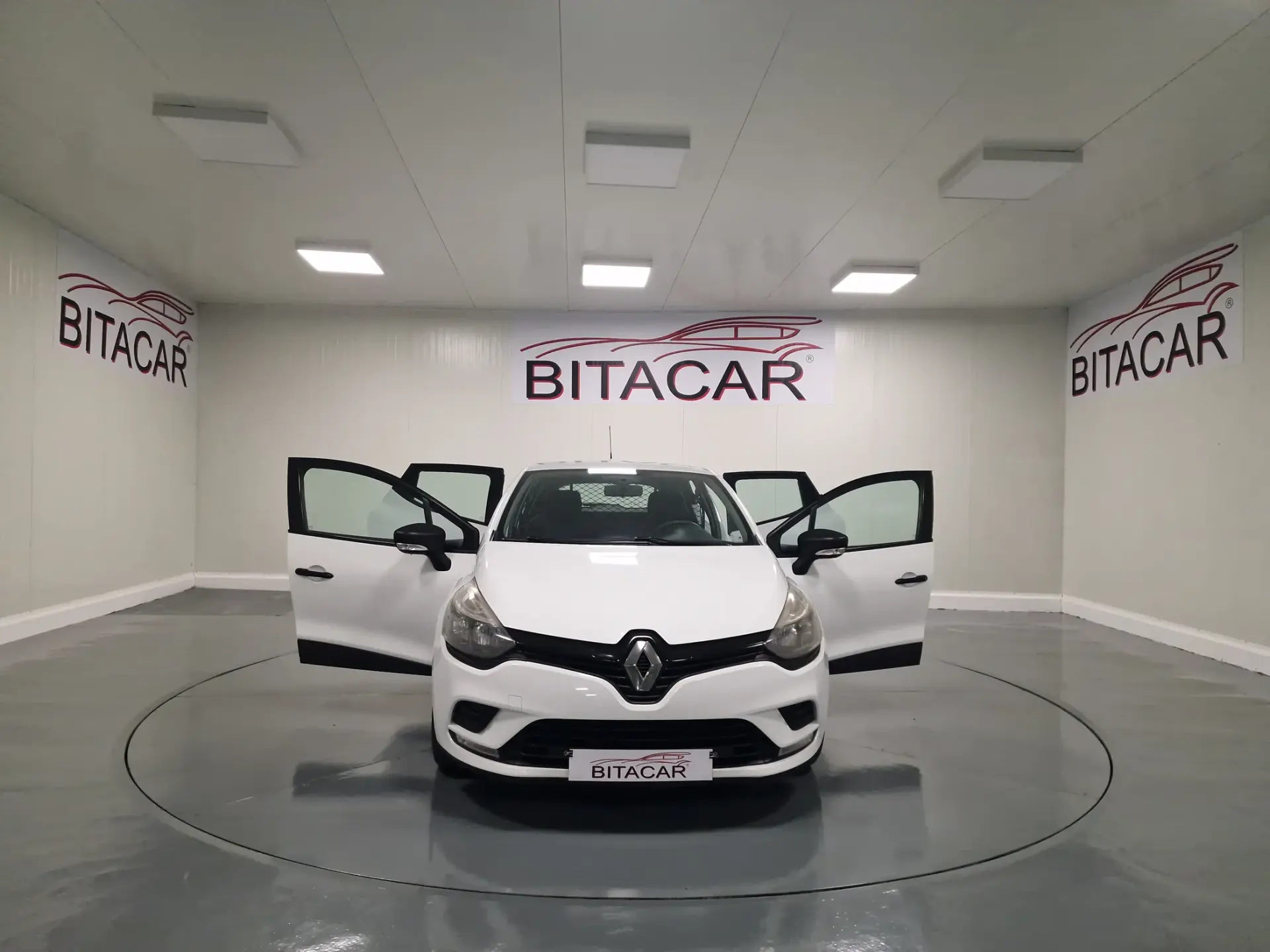 Renault Clio SOCIETE 1.5 DCI ZEN IVA DEDUTÍVEL 27