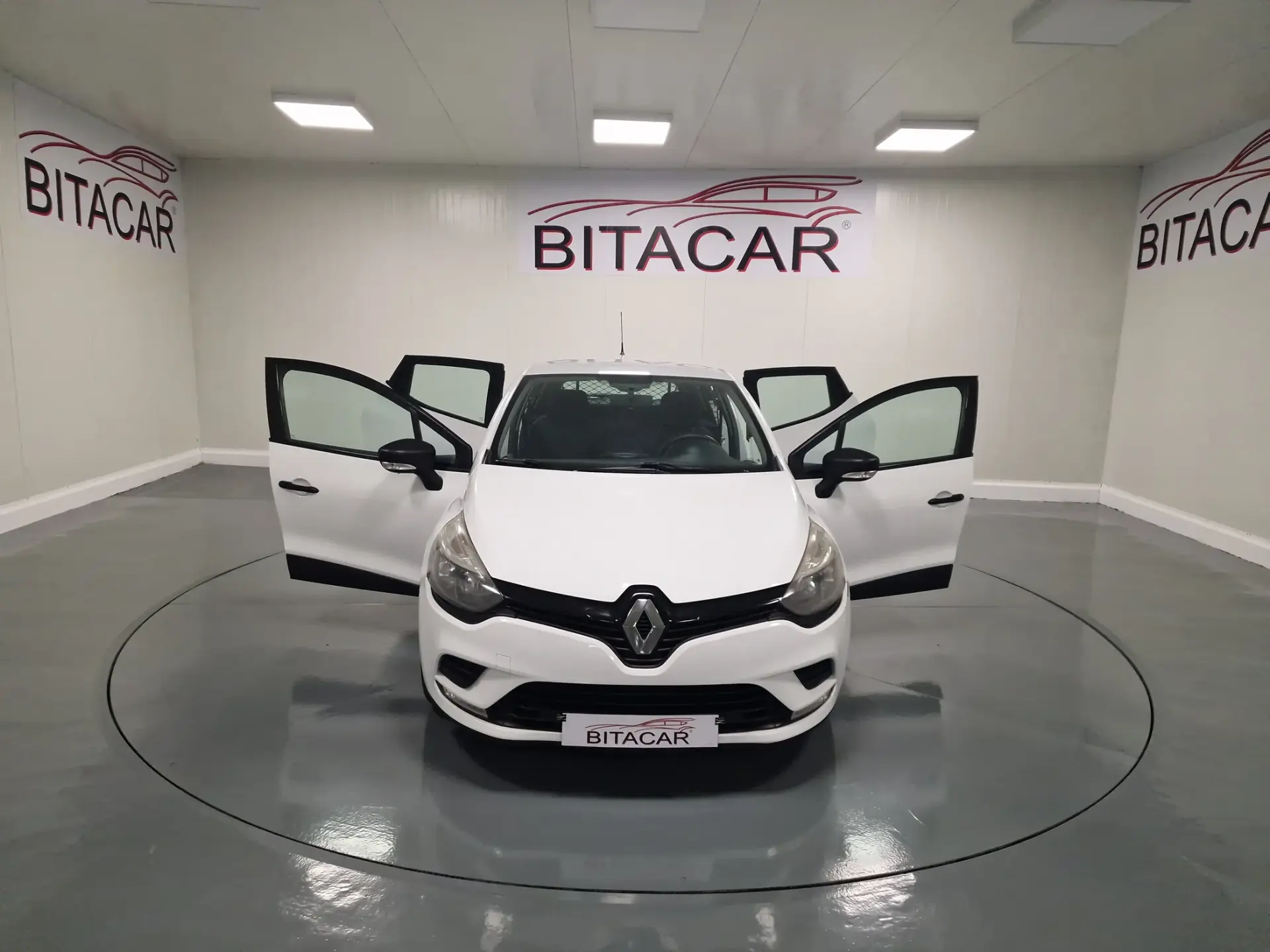 Renault Clio SOCIETE 1.5 DCI ZEN IVA DEDUTÍVEL 28