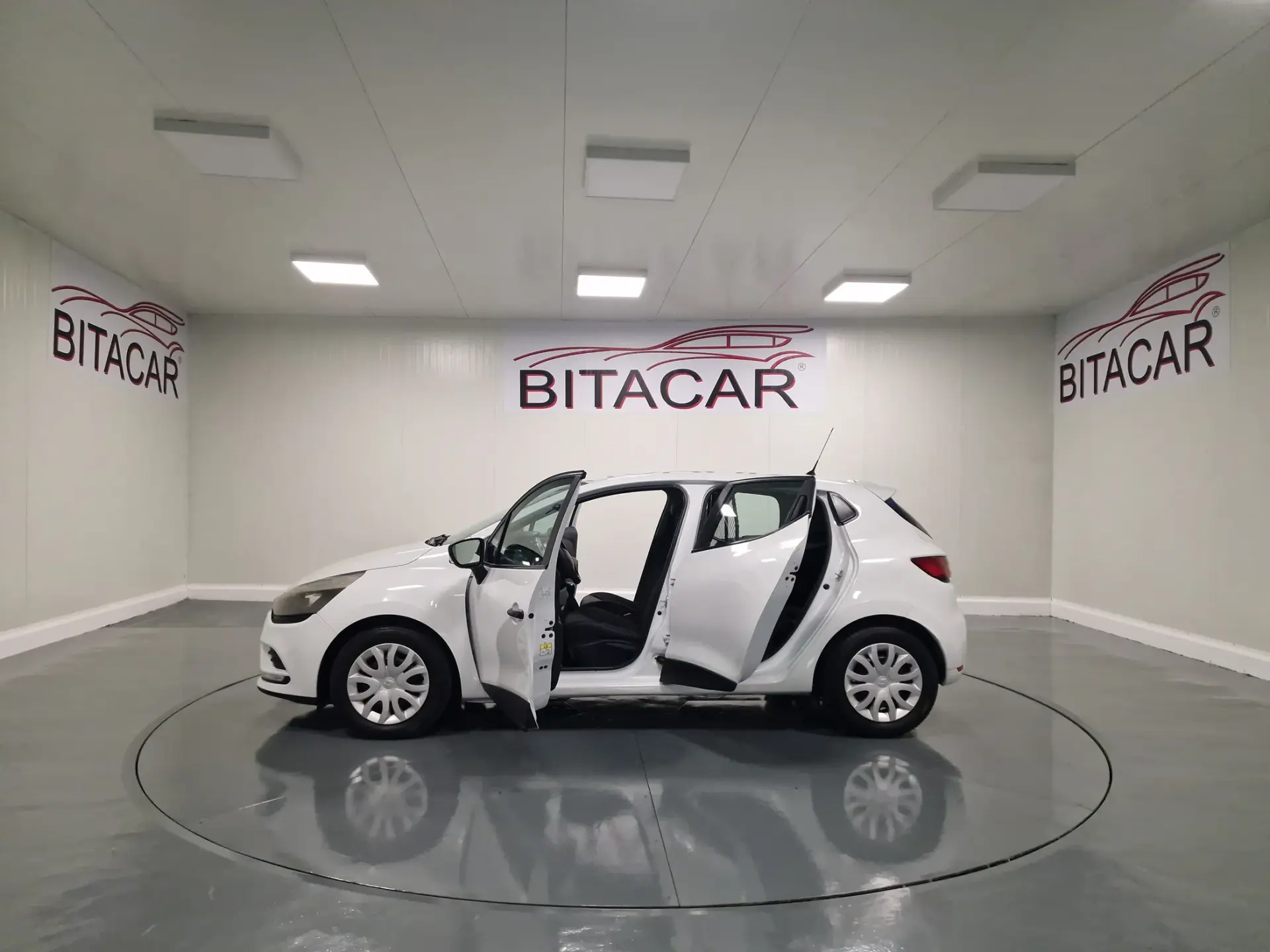 Renault Clio SOCIETE 1.5 DCI ZEN IVA DEDUTÍVEL 30