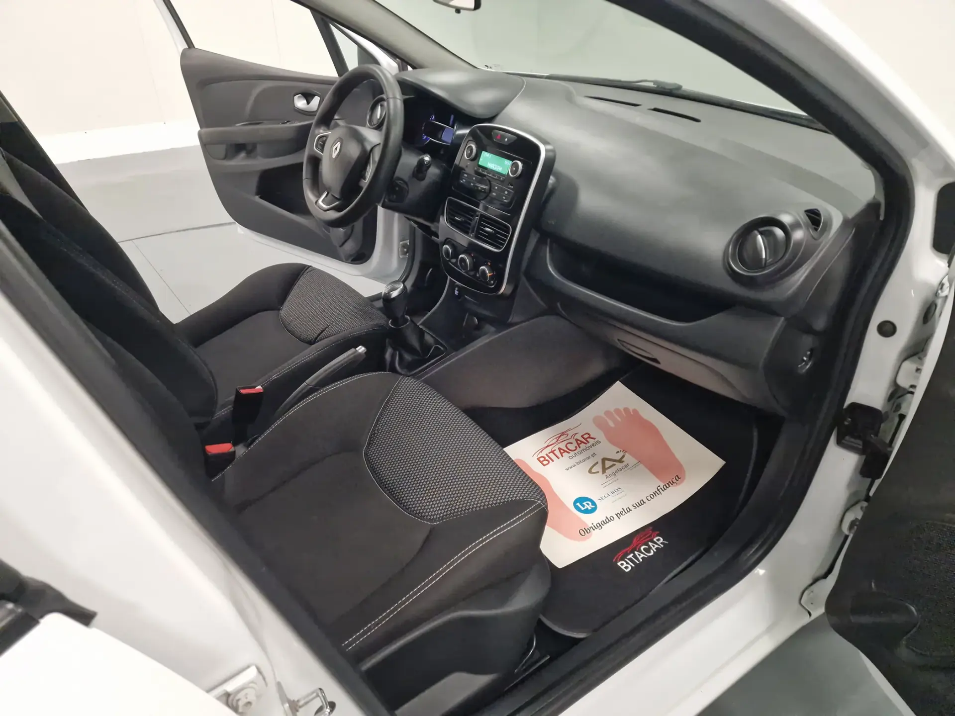 Renault Clio SOCIETE 1.5 DCI ZEN IVA DEDUTÍVEL 52