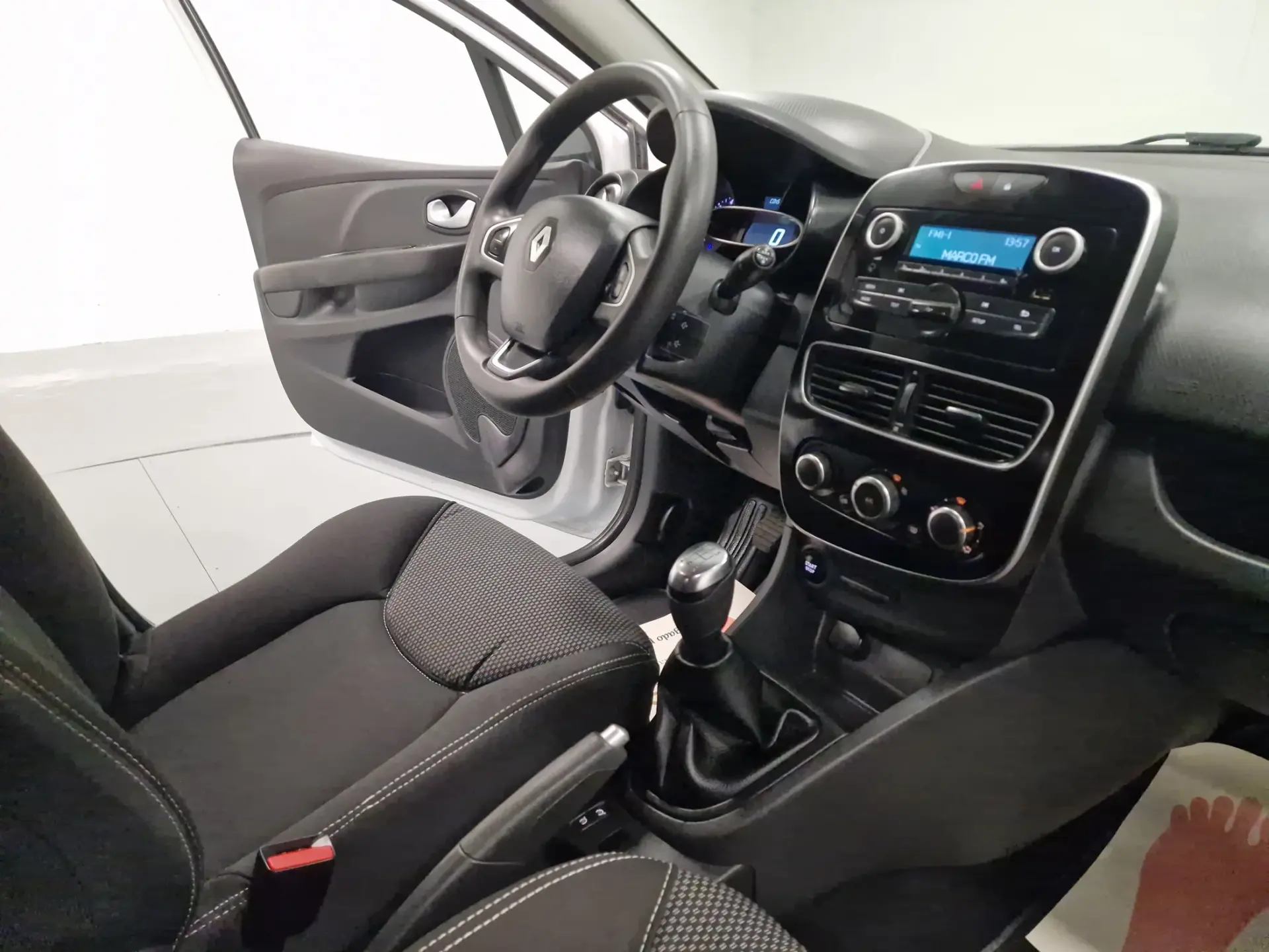 Renault Clio SOCIETE 1.5 DCI ZEN IVA DEDUTÍVEL 55