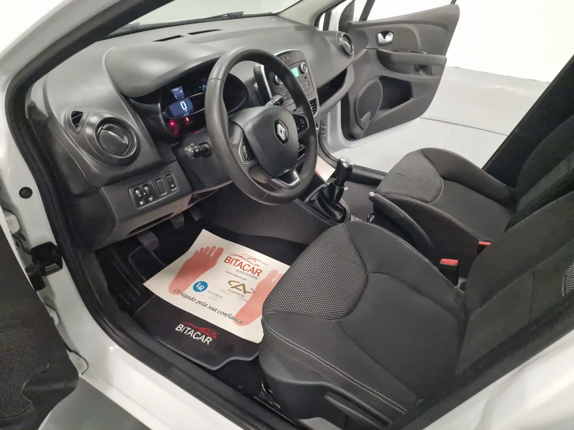 Renault Clio SOCIETE 1.5 DCI ZEN IVA DEDUTÍVEL 60