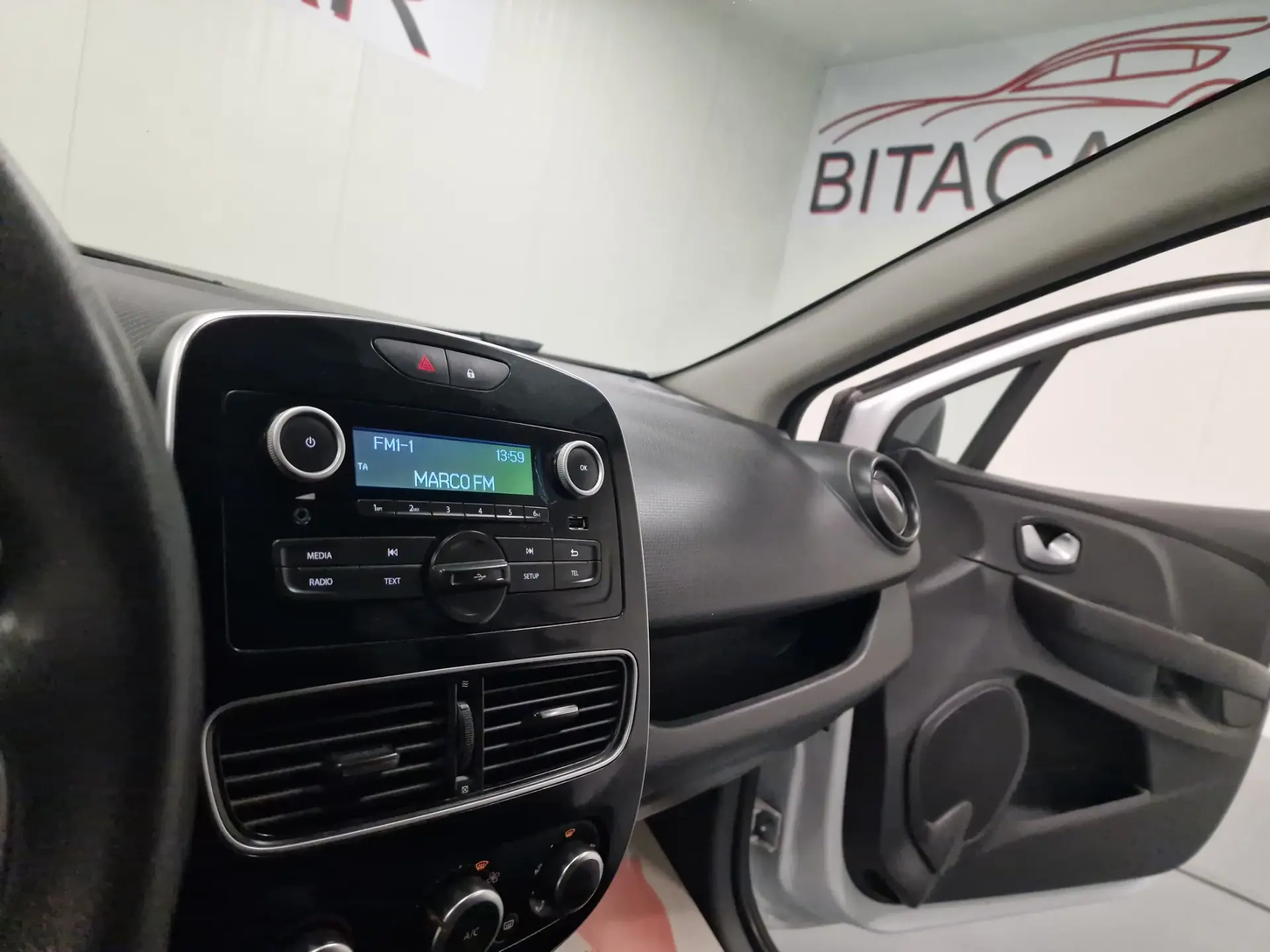 Renault Clio SOCIETE 1.5 DCI ZEN IVA DEDUTÍVEL 79