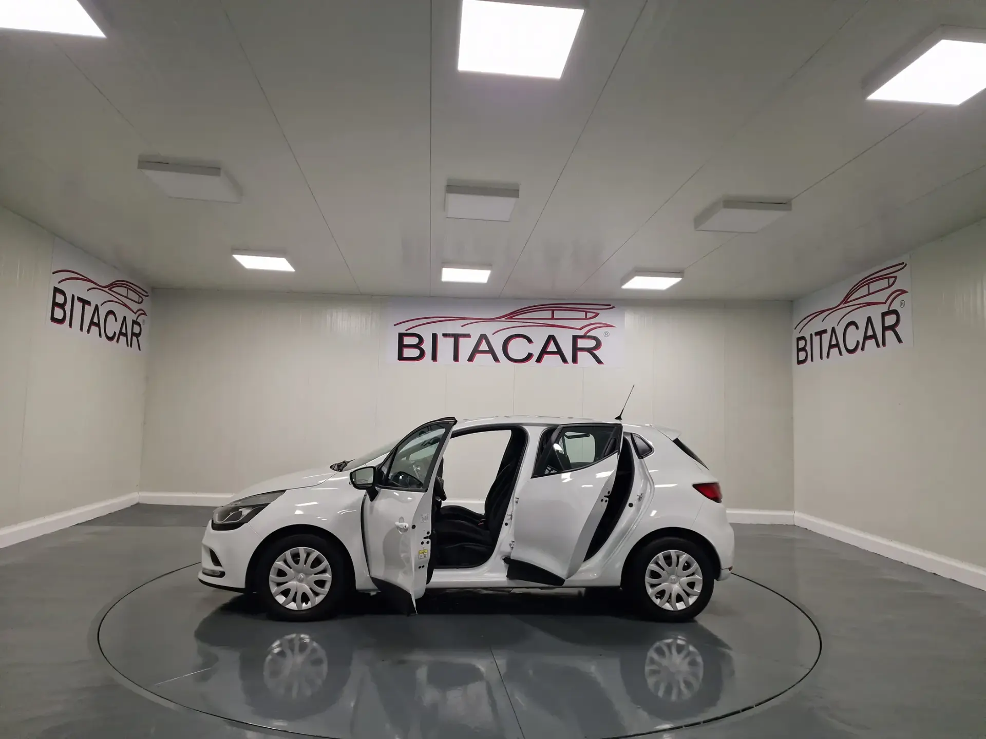 Renault Clio SOCIETE ZEN 1.5 DCI 90CV GPS IVA DEDUTIVEL 29