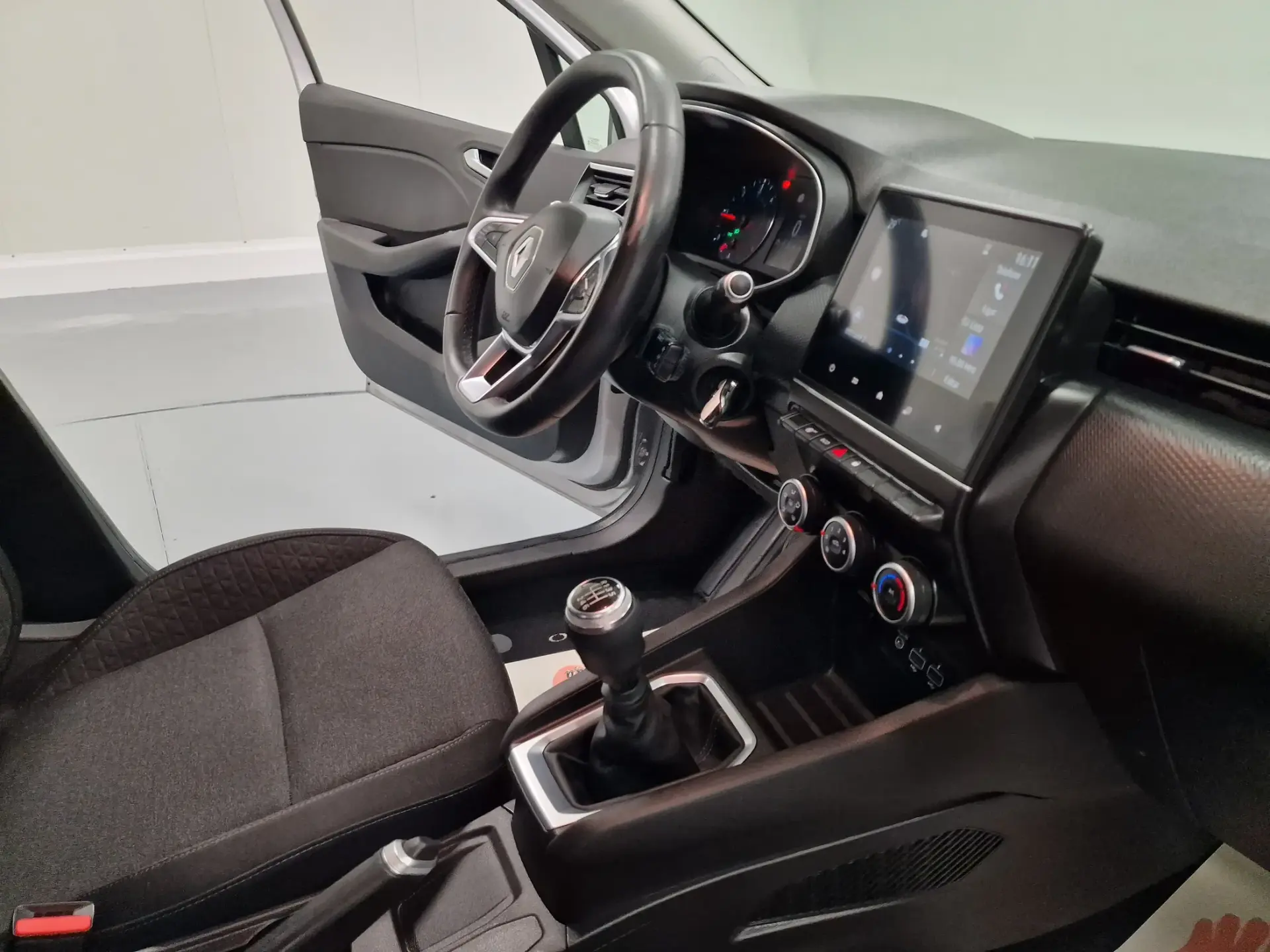 Renault Clio 1.5 Blue dCi Intens 49