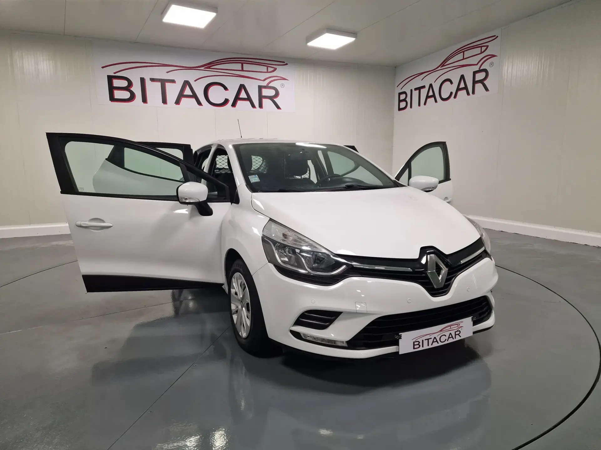 Renault Clio SOCIETE 1.5Dci  90CV GPS INTENS IVA DEDUTIVEL 8