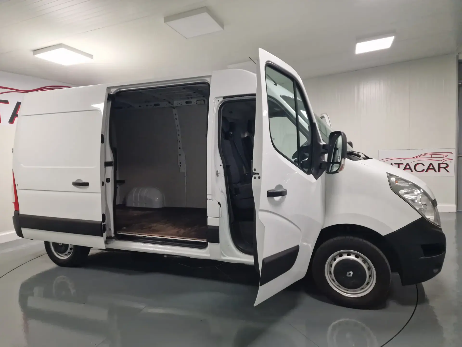 Renault Master 2.3 DCI L2H2 130CV IVA DEDUTIVEL 23