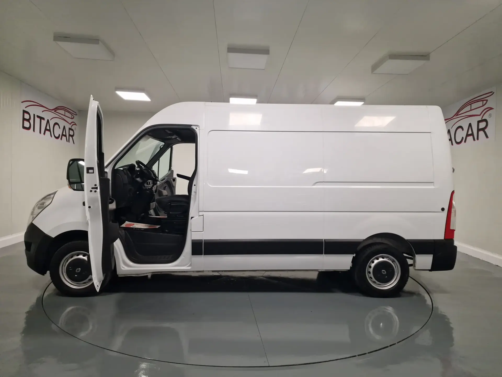 Renault Master 2.3 DCI L2H2 130CV IVA DEDUTIVEL 30