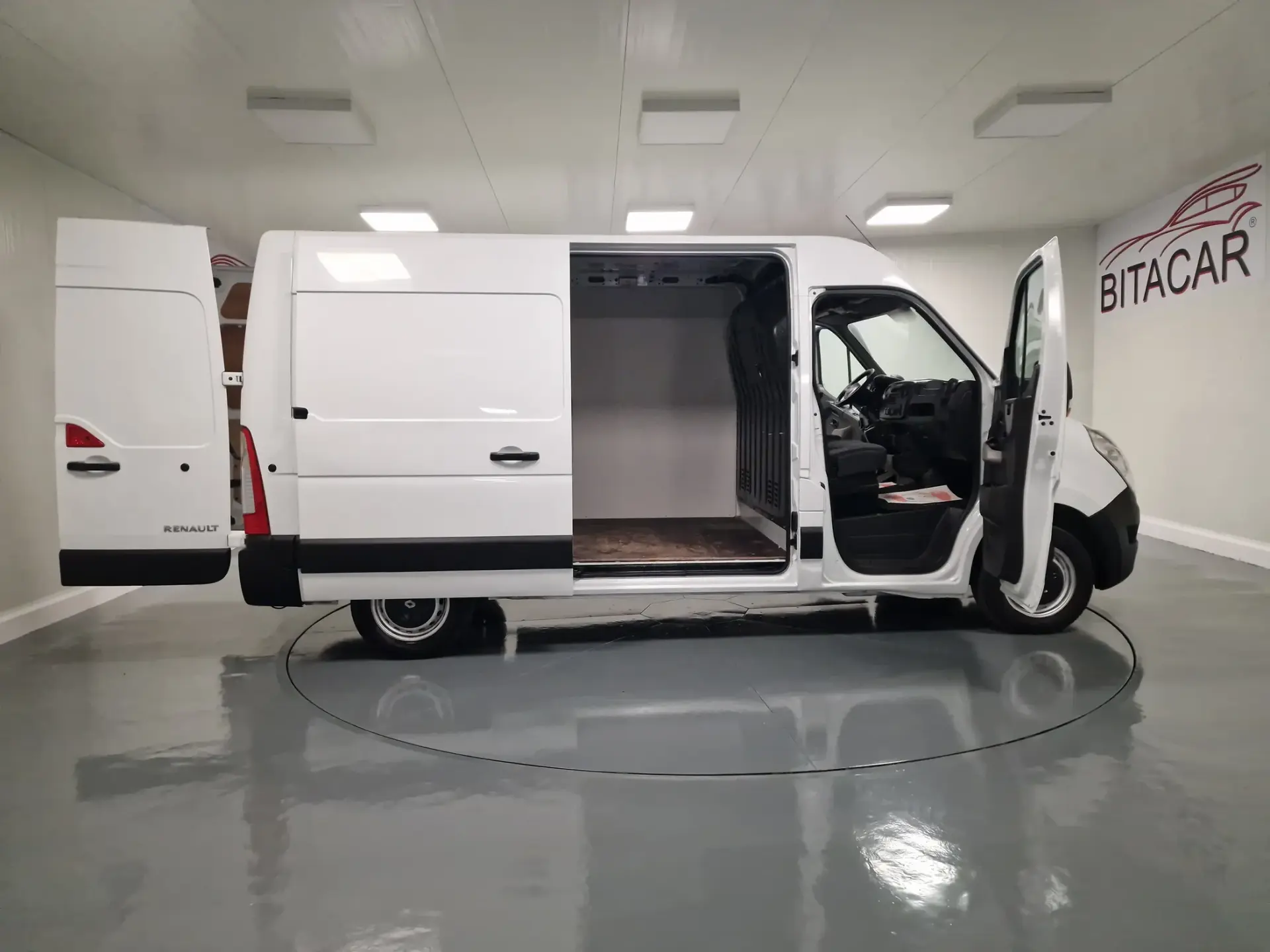 Renault Master 2.3 DCI L2H2 130CV IVA DEDUTIVEL 39