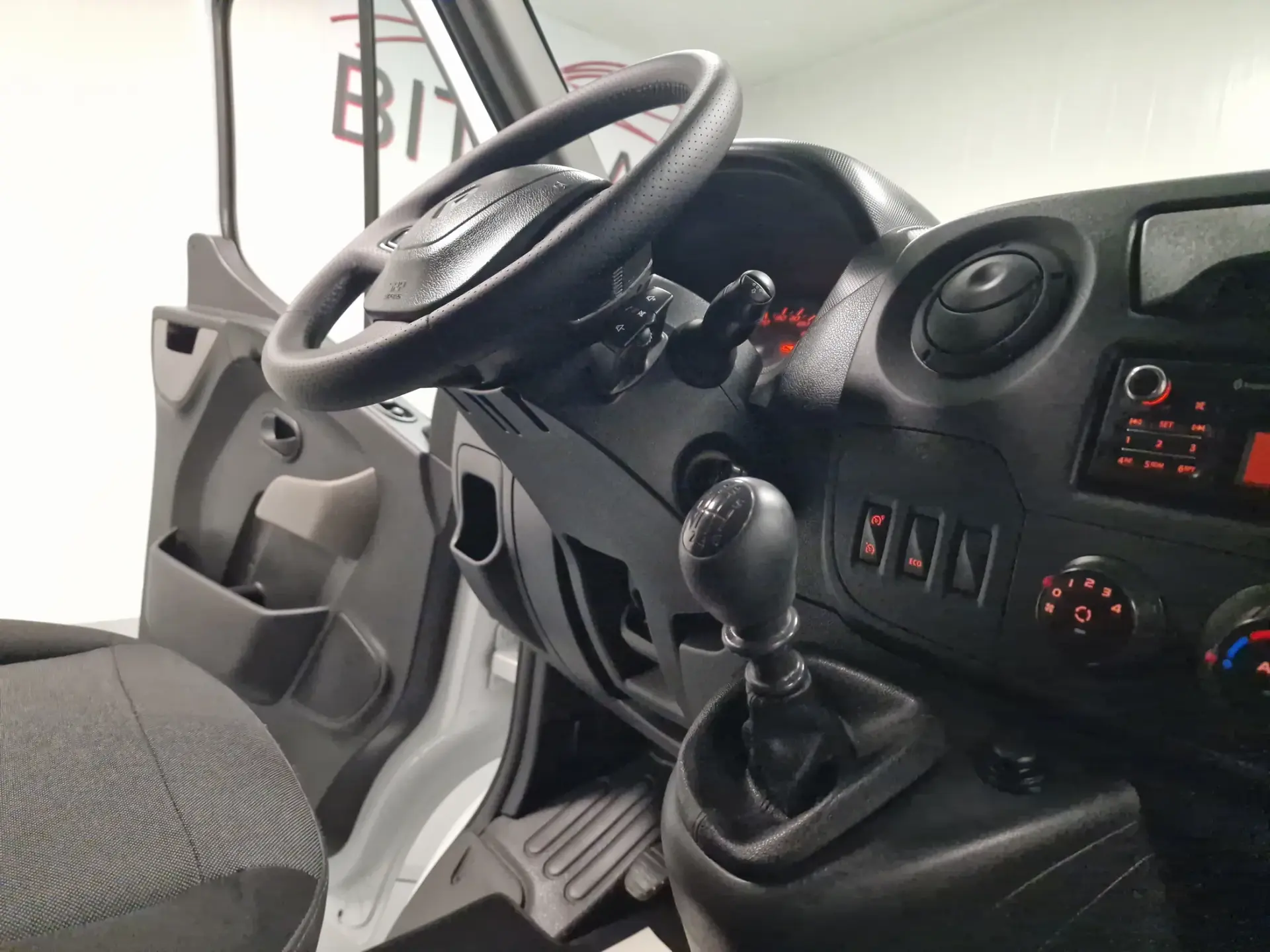 Renault Master 2.3 DCI L2H2 130CV IVA DEDUTIVEL 50