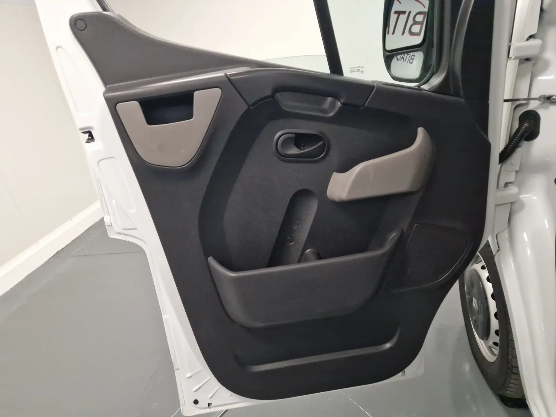 Renault Master 2.3 DCI L2H2 130CV IVA DEDUTIVEL 52