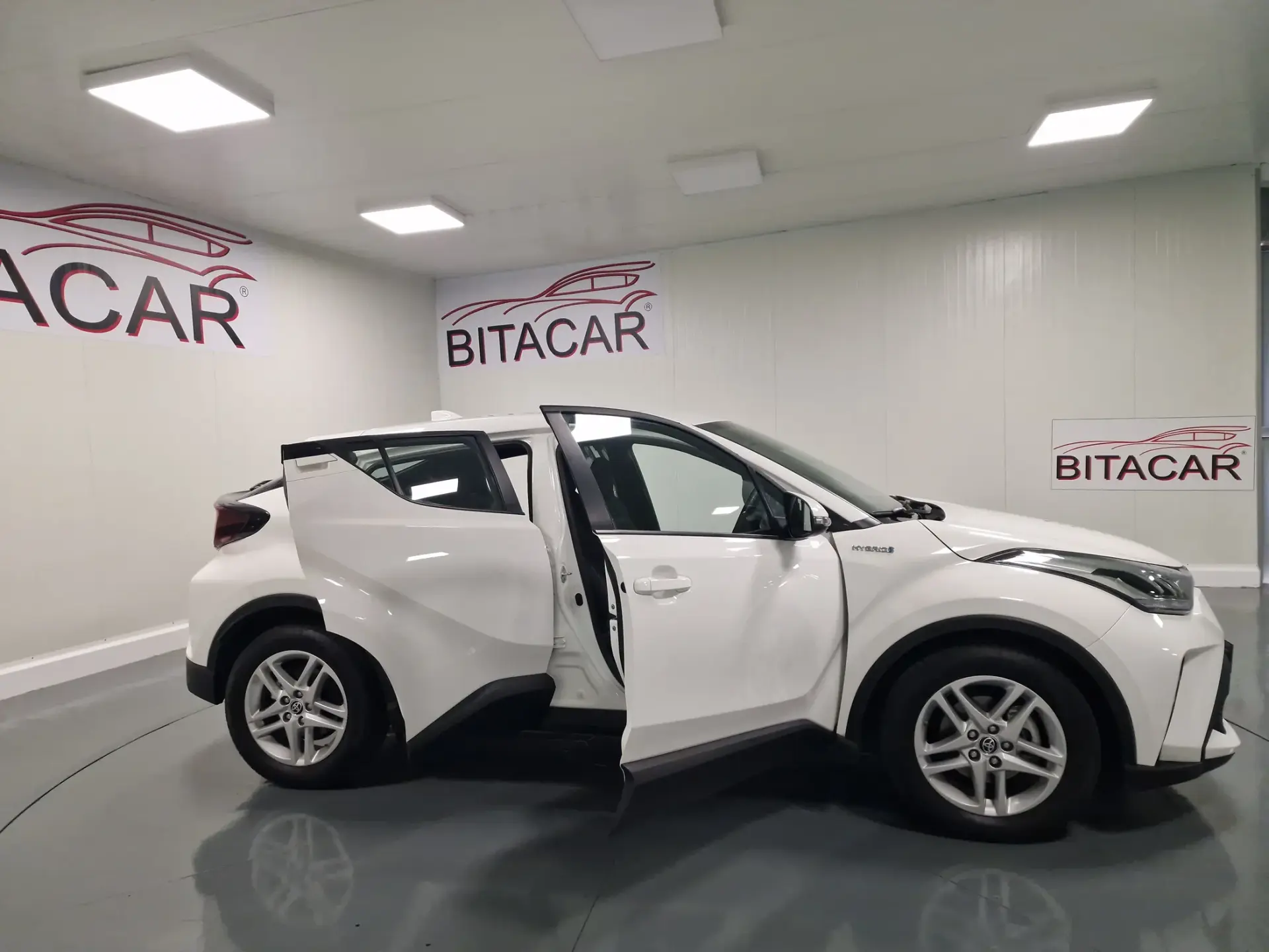 Toyota C-HR 1.8 Hybrid Comfort 33