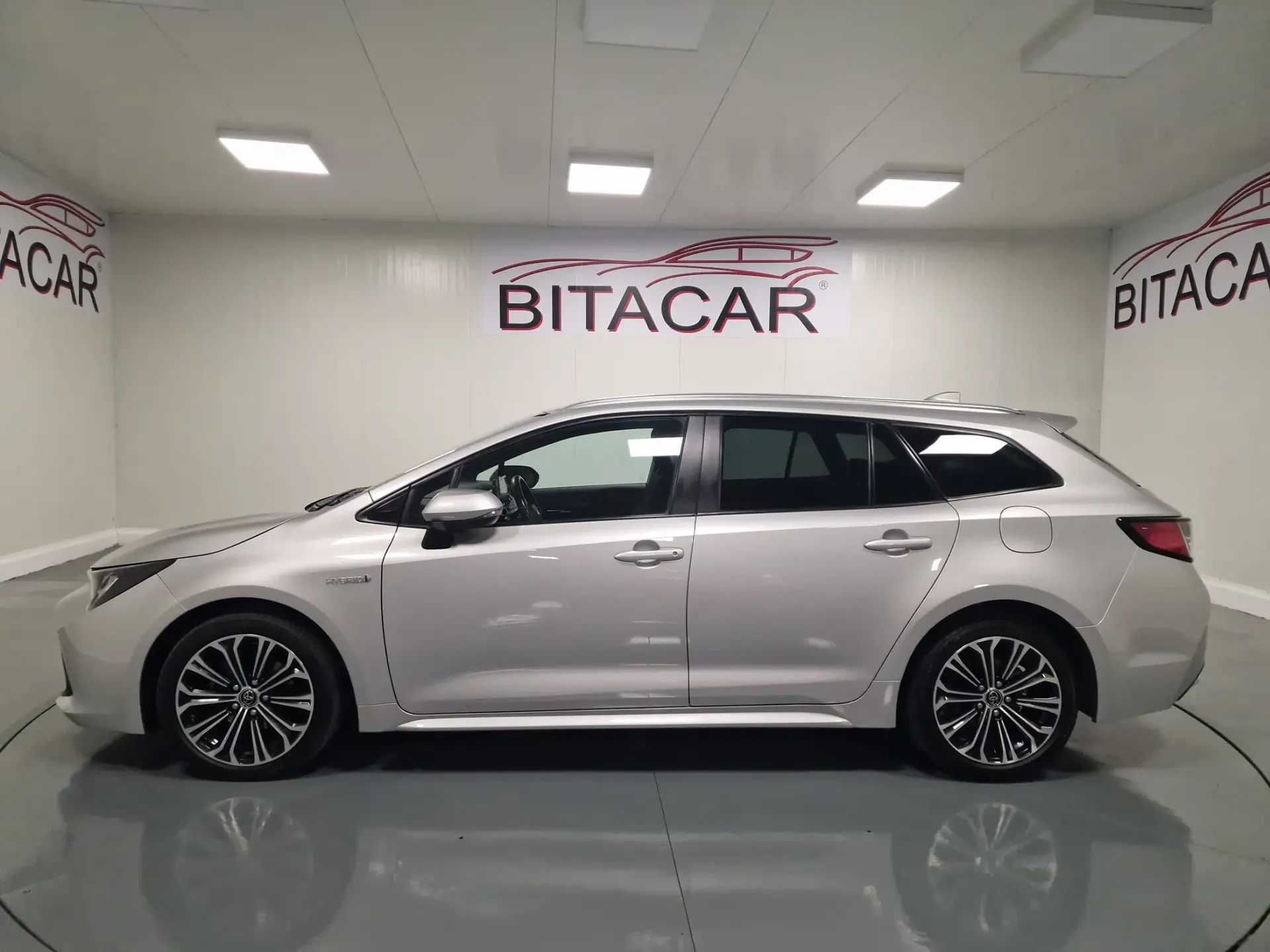 Toyota Corolla Touring Sports 1.8 Hybrid Comfort+P.Sport 18