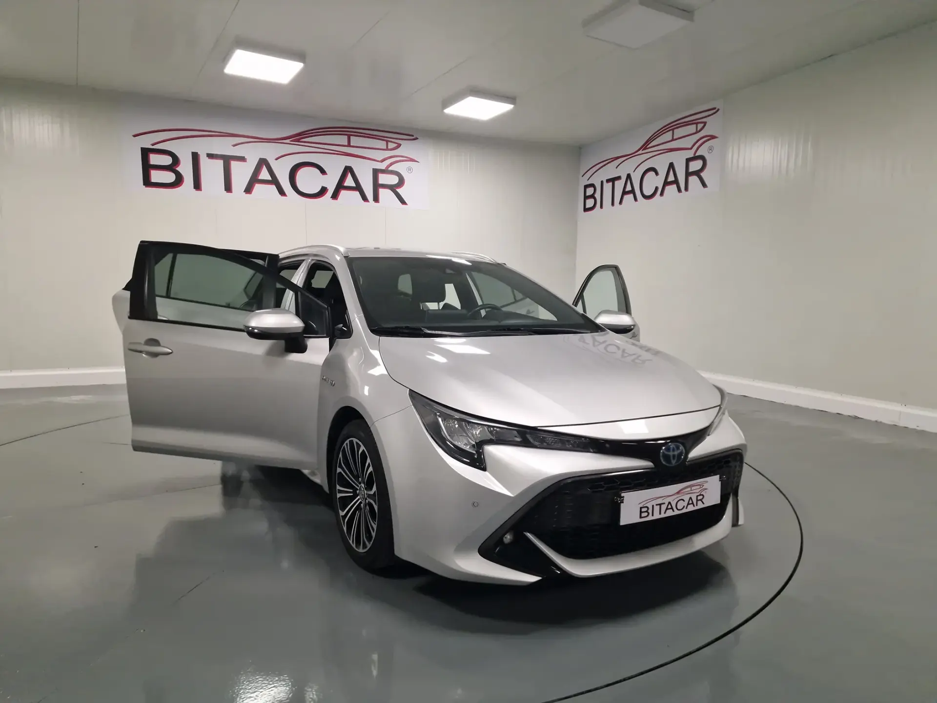 Toyota Corolla Touring Sports 1.8 Hybrid Comfort+P.Sport 37