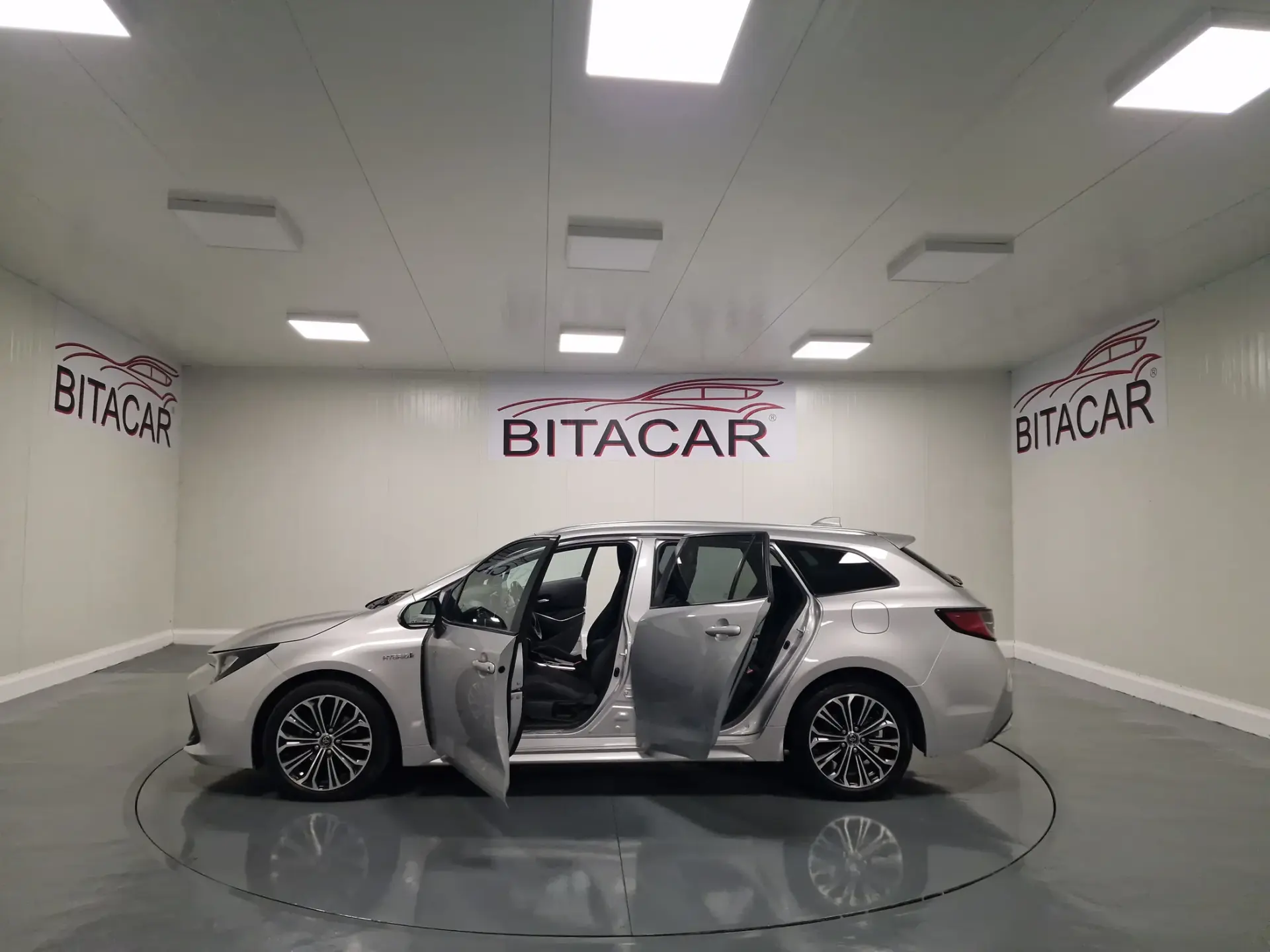 Toyota Corolla Touring Sports 1.8 Hybrid Comfort+P.Sport 41