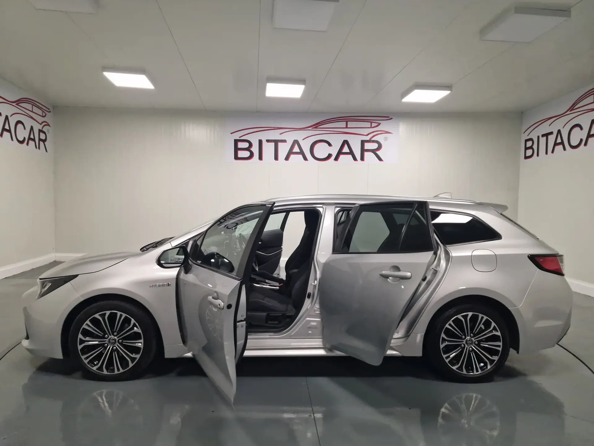 Toyota Corolla Touring Sports 1.8 Hybrid Comfort+P.Sport 42