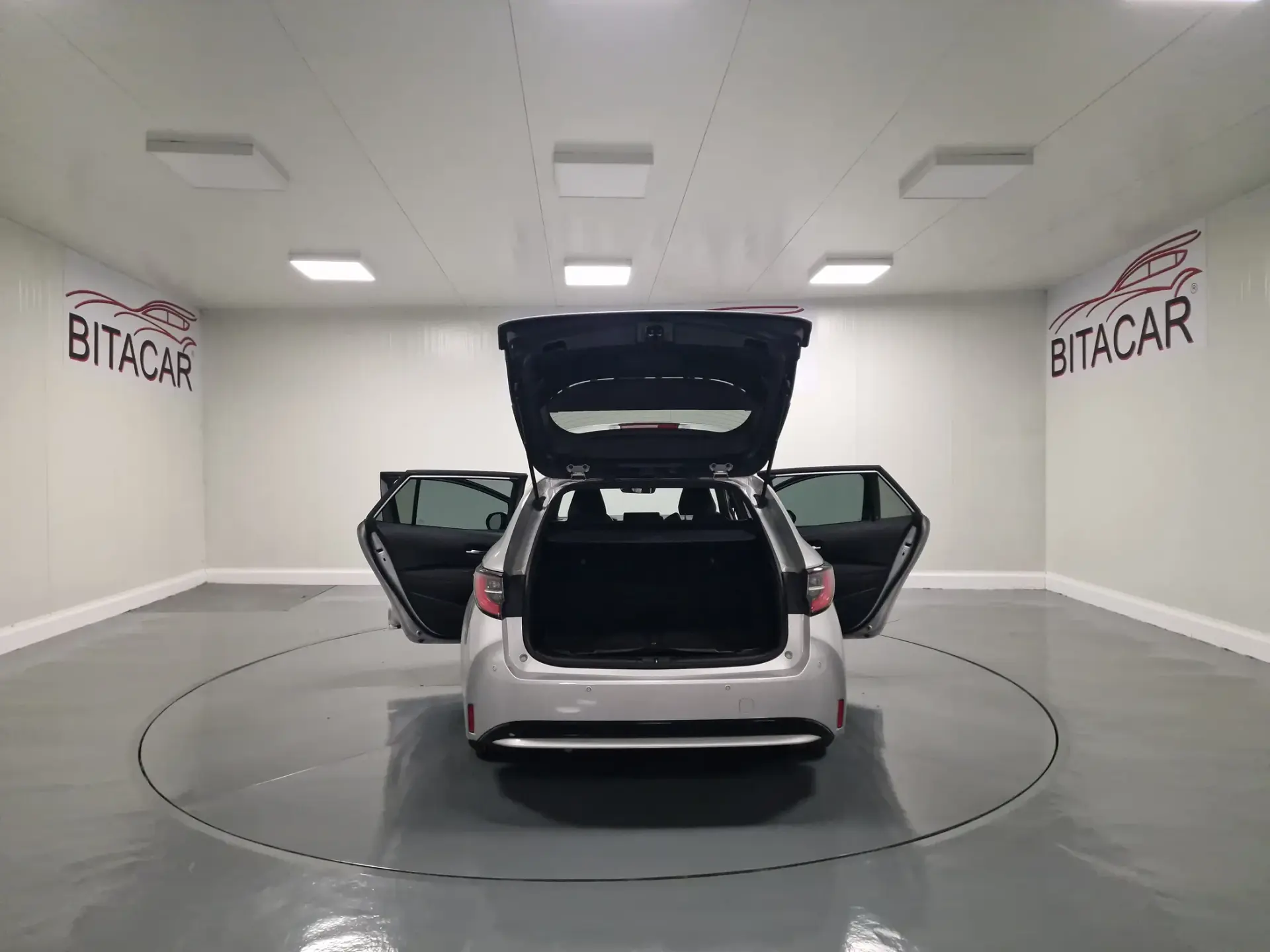 Toyota Corolla Touring Sports 1.8 Hybrid Comfort+P.Sport 55