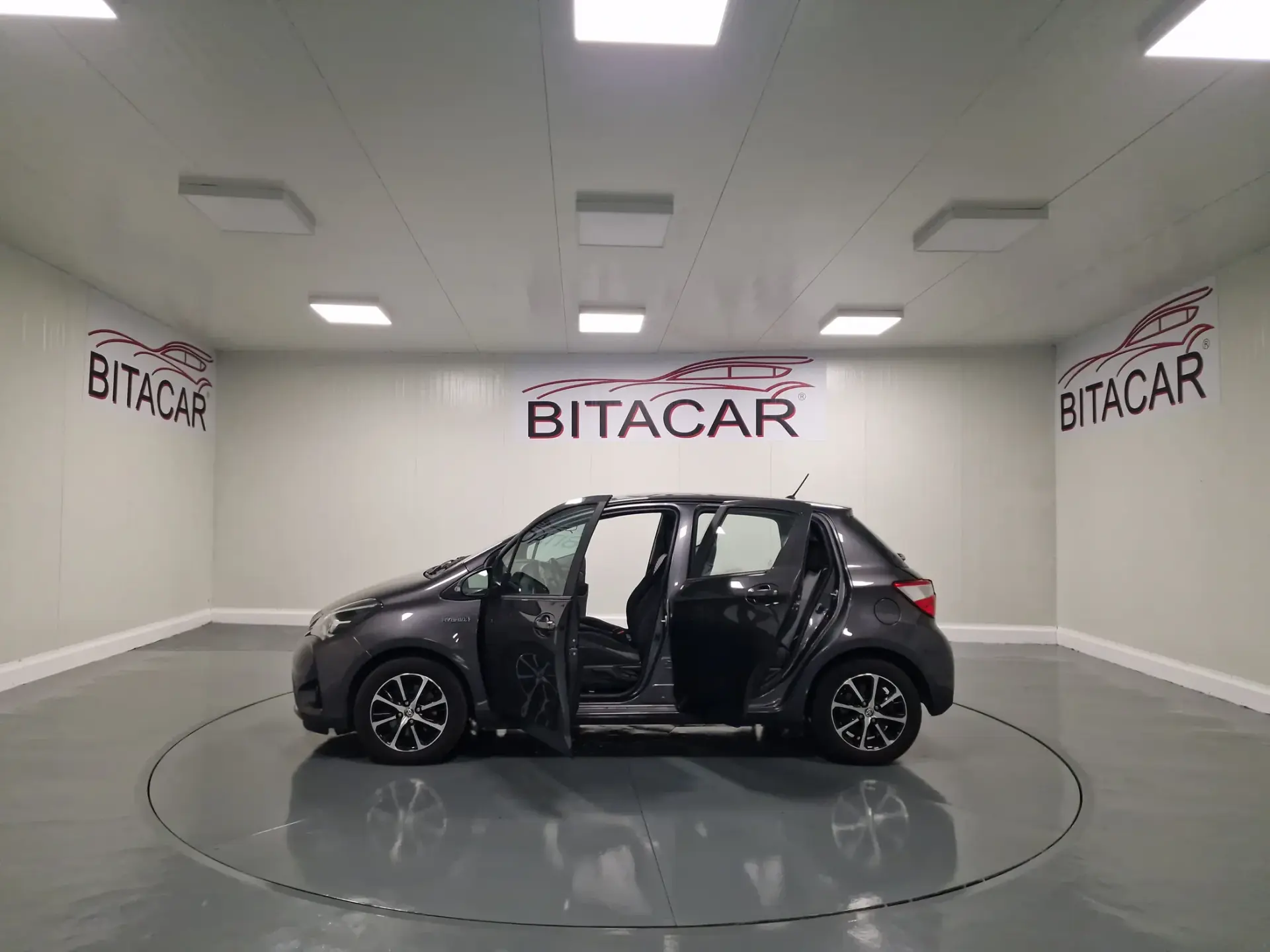 Toyota Yaris 1.5 HSD Comfort 2