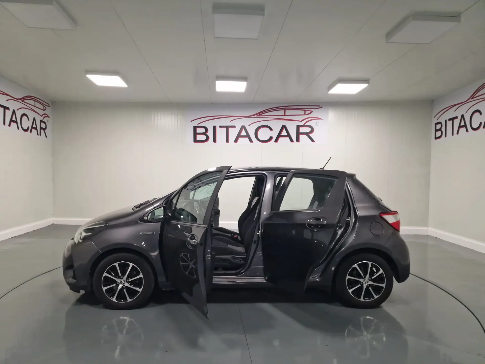 Toyota Yaris 1.5 HSD Comfort 4