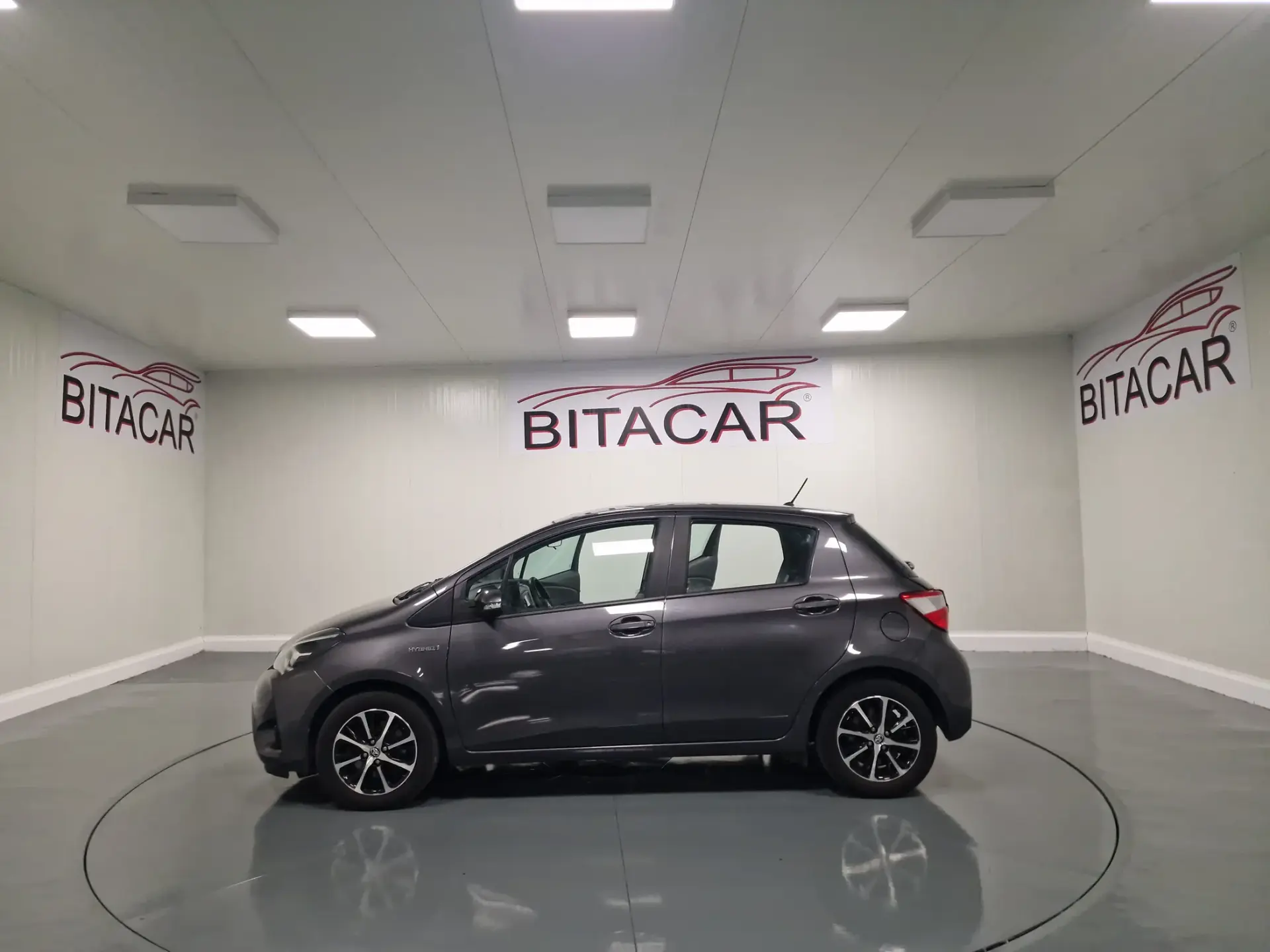 Toyota Yaris 1.5 HSD Comfort 6