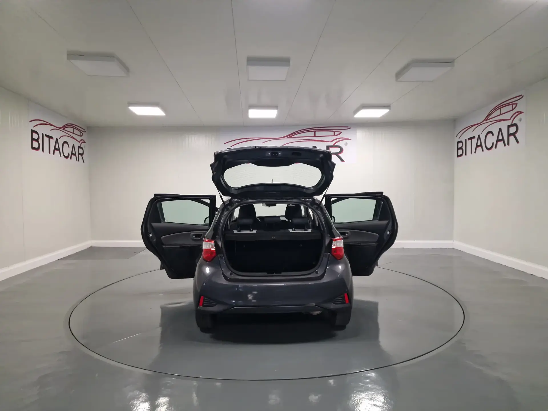 Toyota Yaris 1.5 HSD Comfort 19