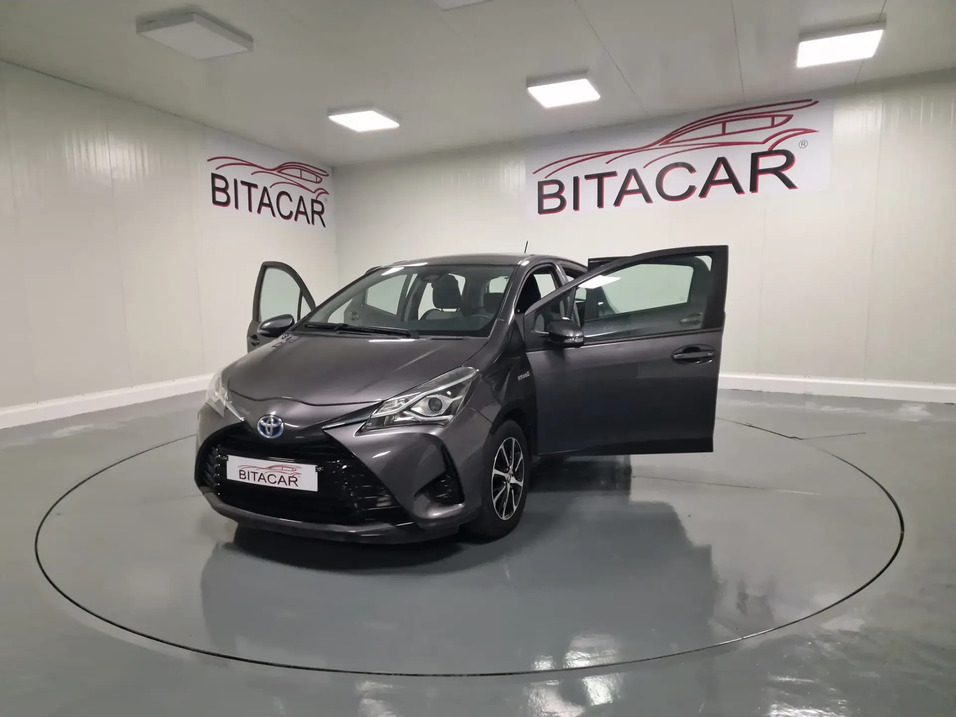 Toyota Yaris 1.5 HSD Comfort 26