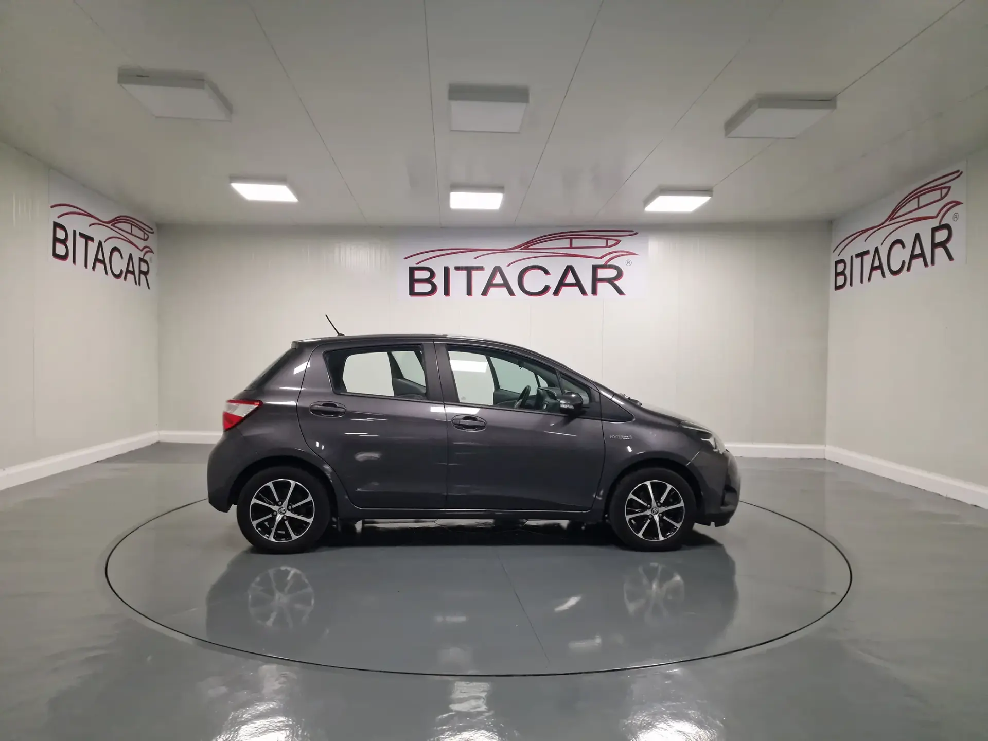 Toyota Yaris 1.5 HSD Comfort 27