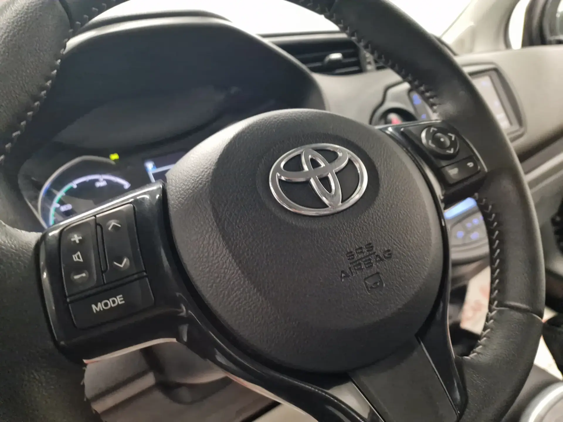 Toyota Yaris 1.5 HSD Comfort 83