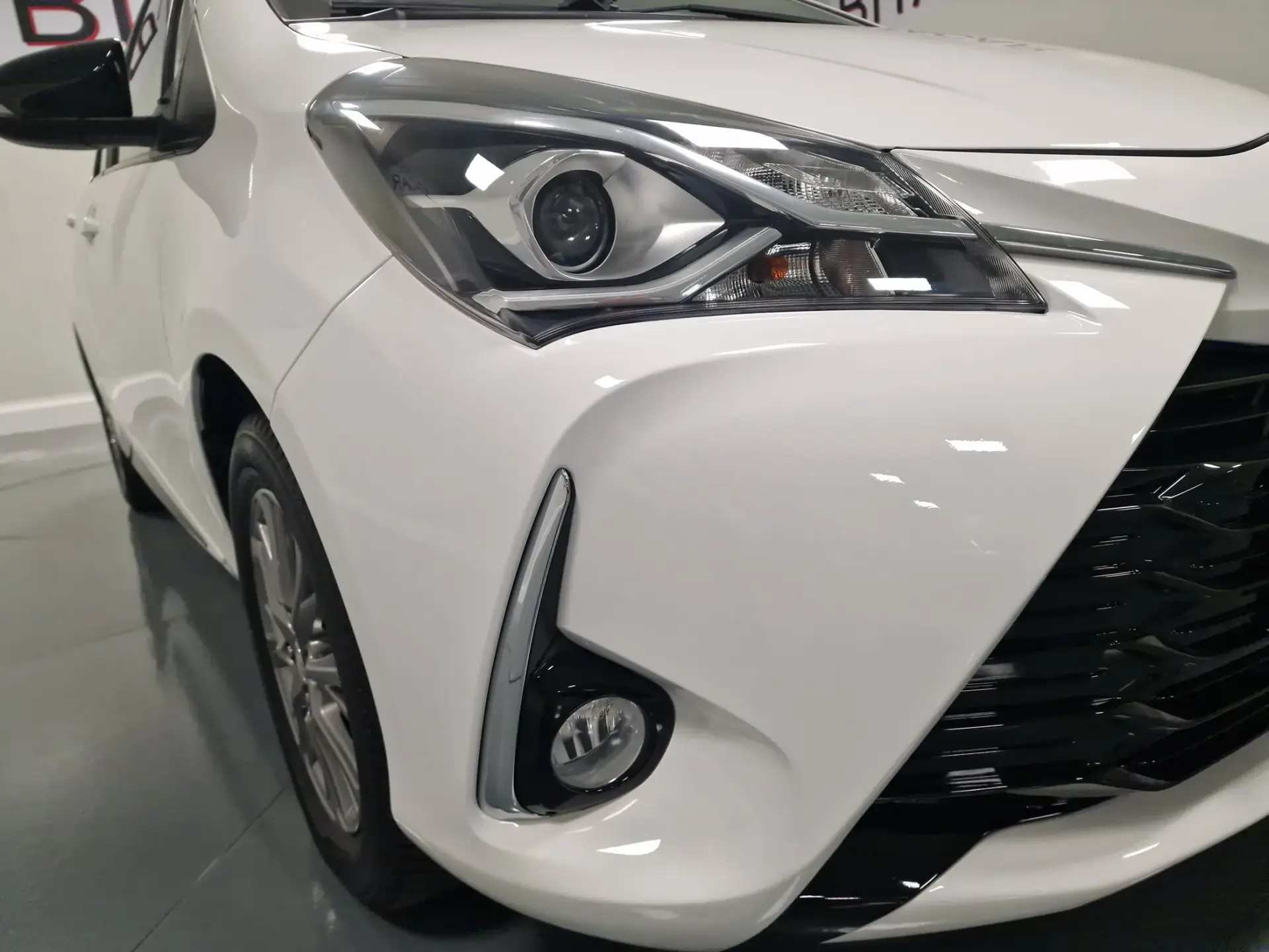 Toyota Yaris 1.0 VVT-i Comfort+P.Style 4