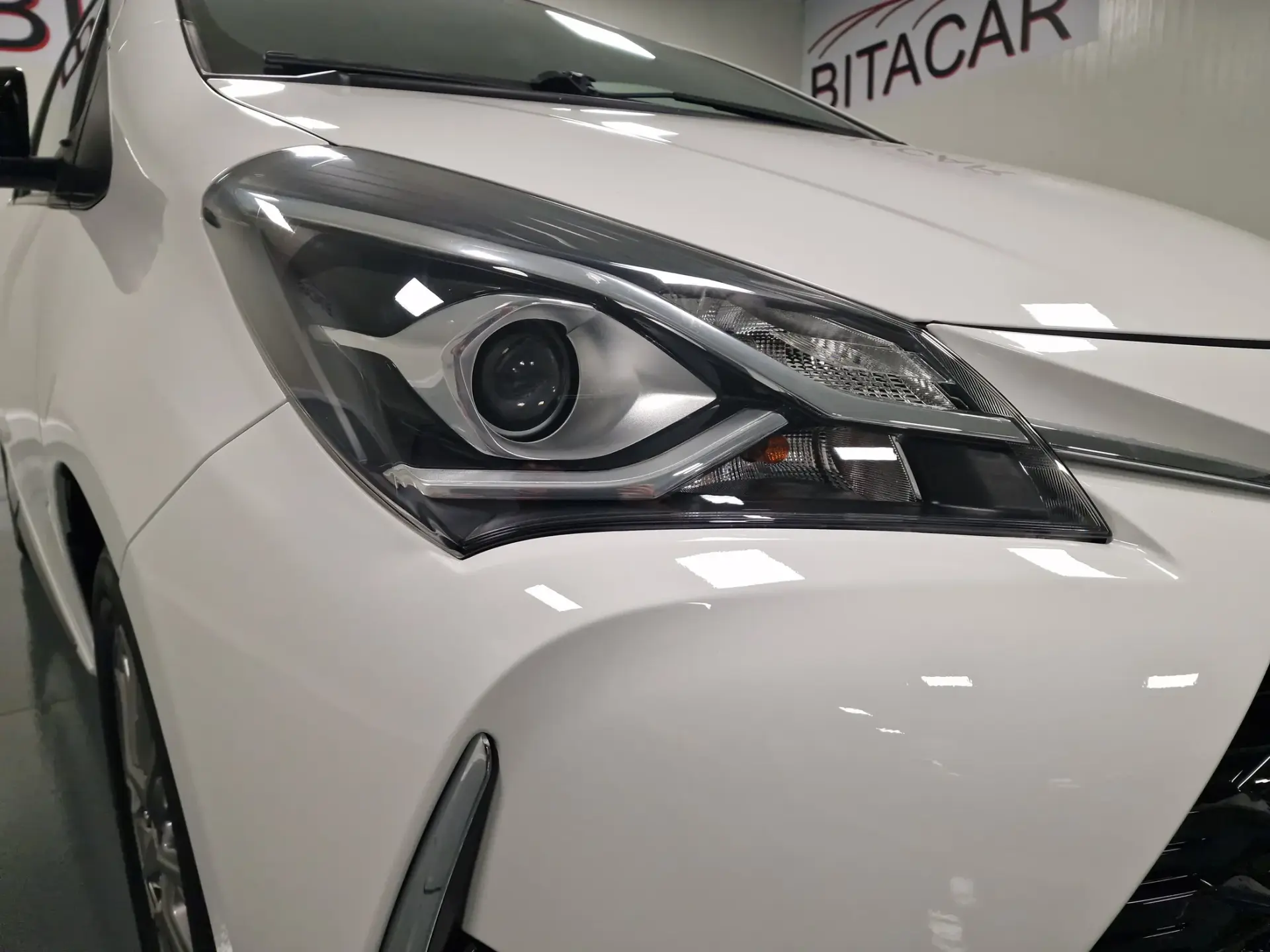 Toyota Yaris 1.0 VVT-i Comfort+P.Style 6