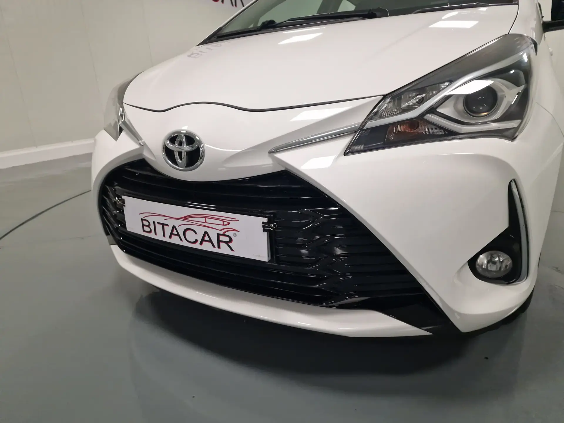 Toyota Yaris 1.0 VVT-i Comfort+P.Style 9