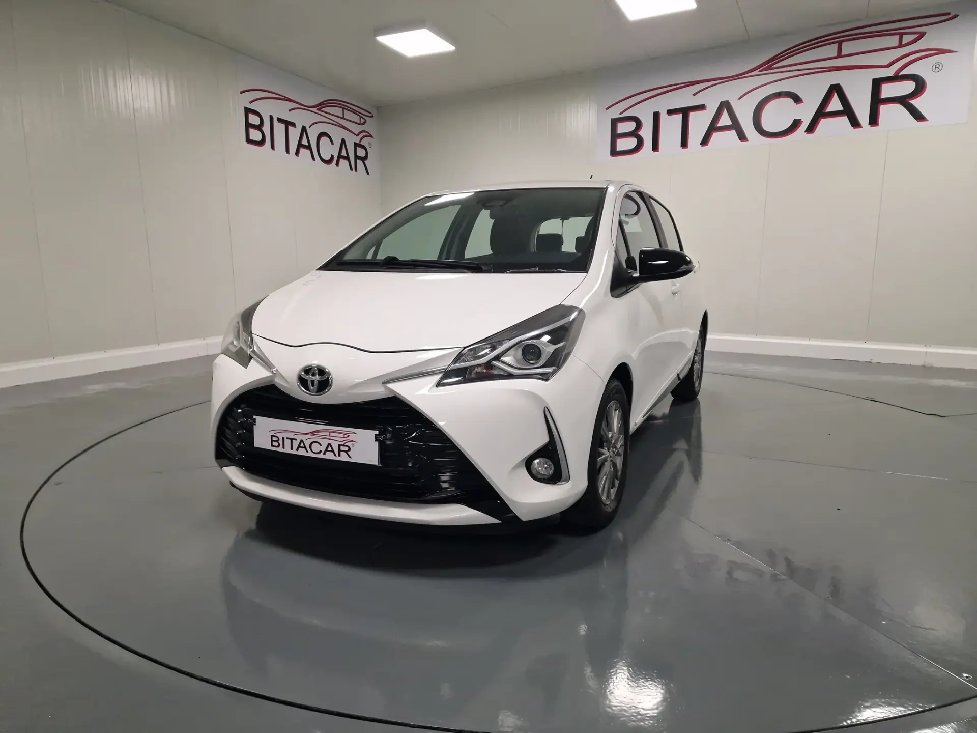 Toyota Yaris 1.0 VVT-i Comfort+P.Style 13