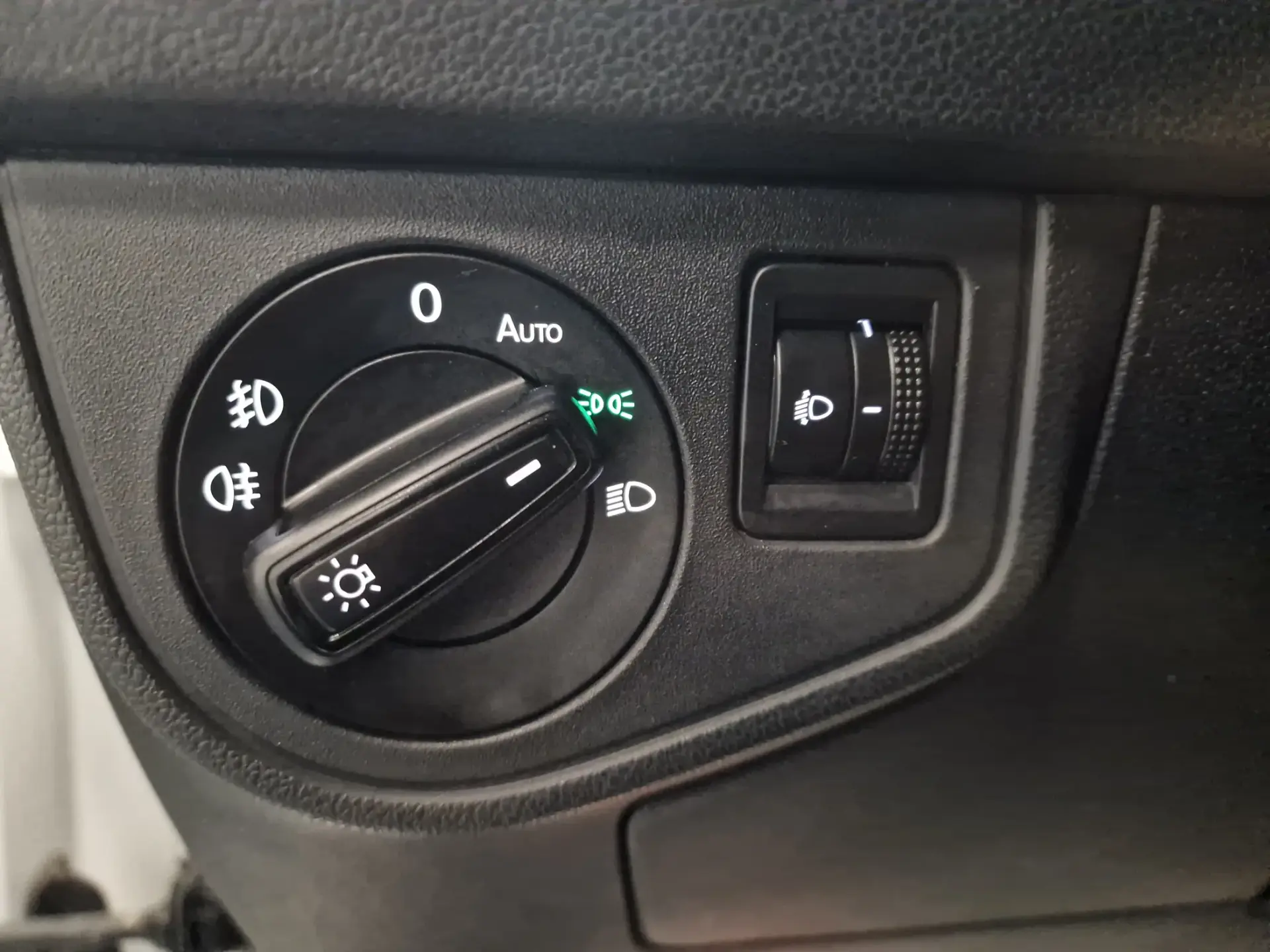 Volkswagen Polo 1.0 TSI Life 43